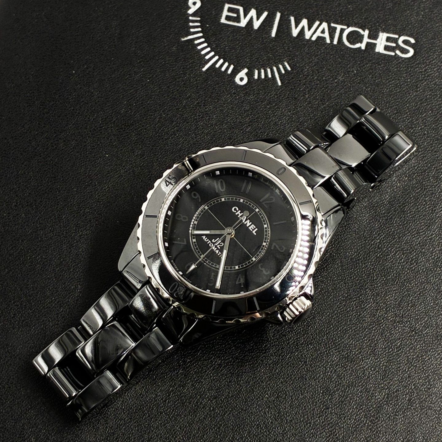 Chanel J12 H6185 (2023) - Black dial 38 mm Ceramic case (1/4)