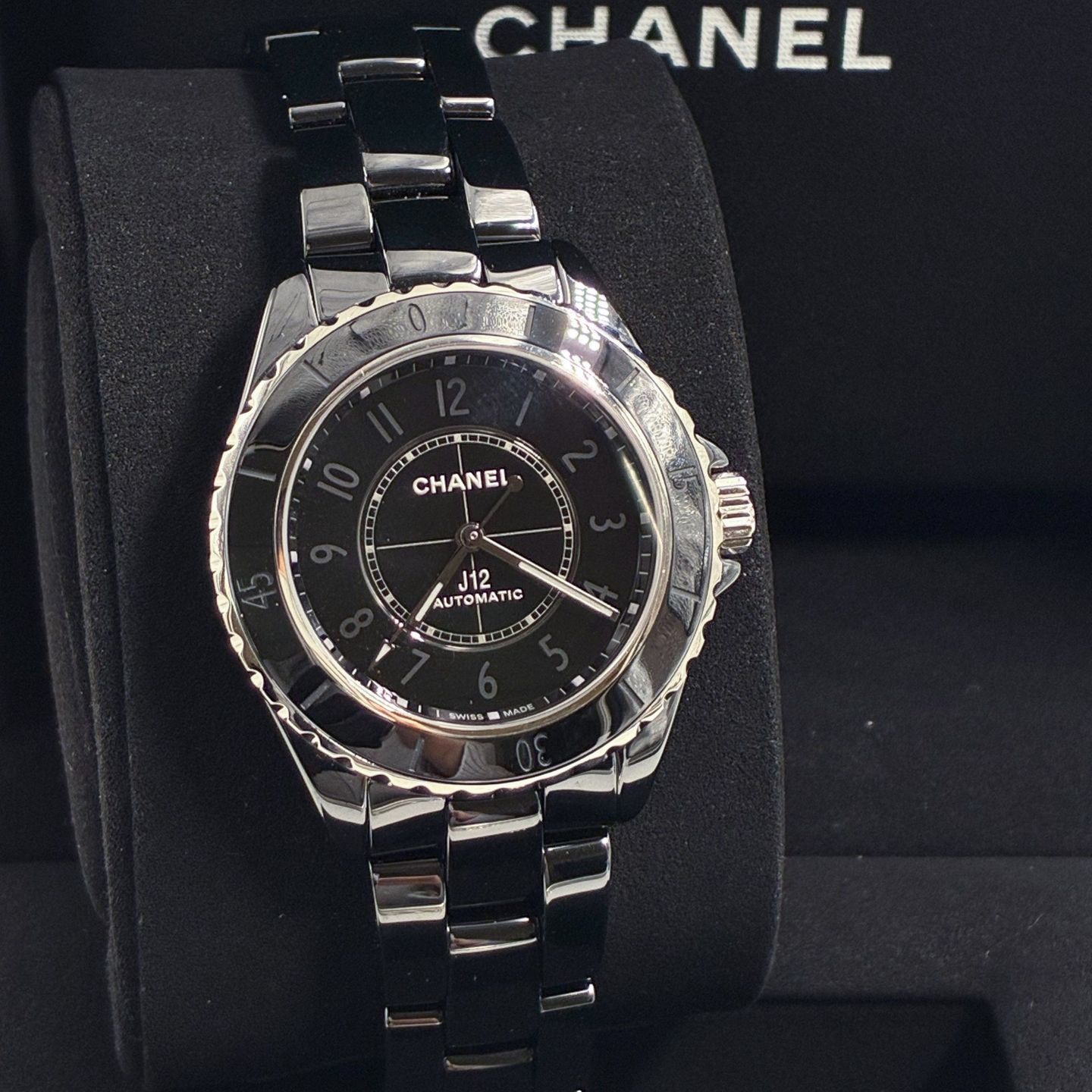 Chanel J12 H6185 (2023) - Black dial 38 mm Ceramic case (4/4)