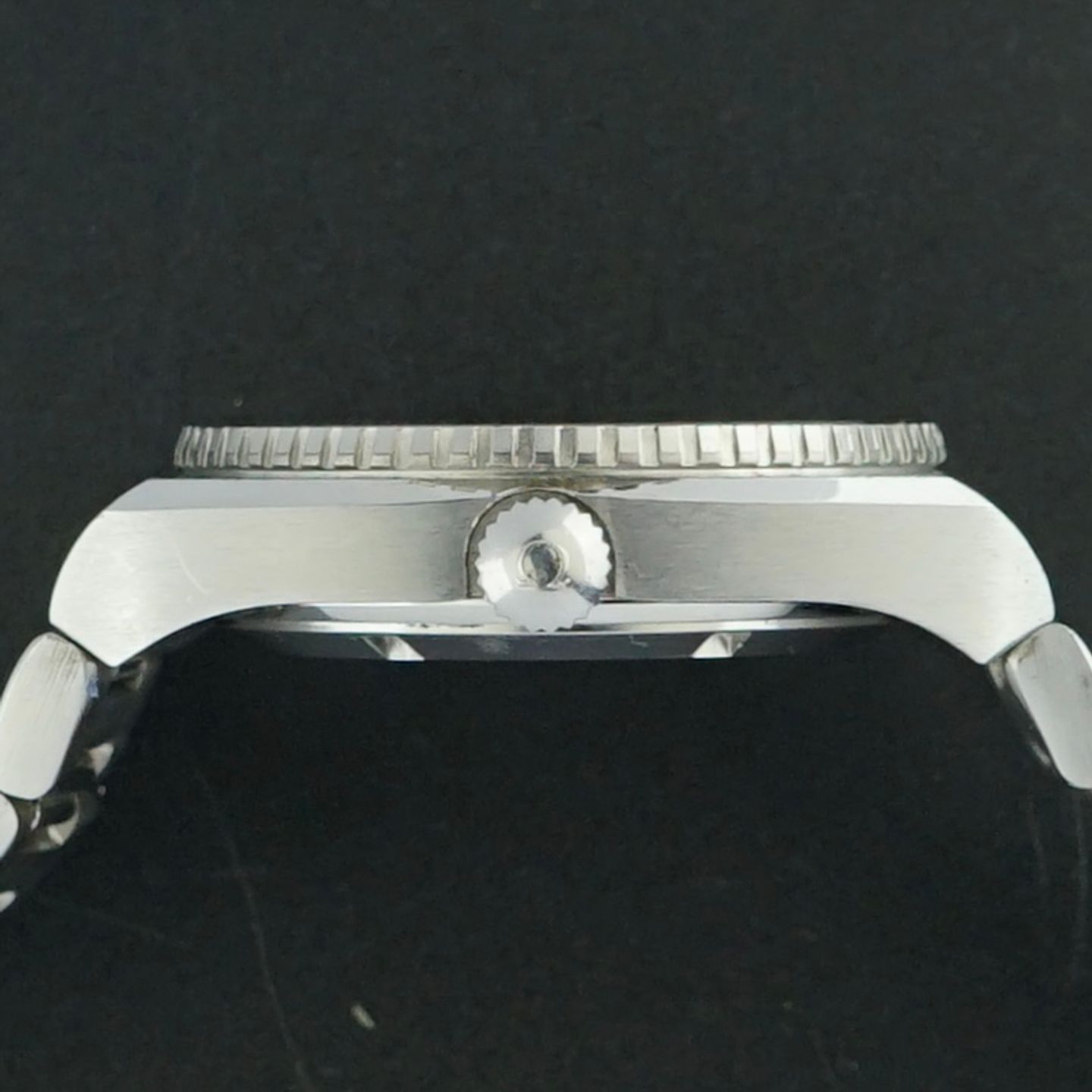 Omega Seamaster 198.0054 (1972) - Black dial 38 mm Steel case (5/8)