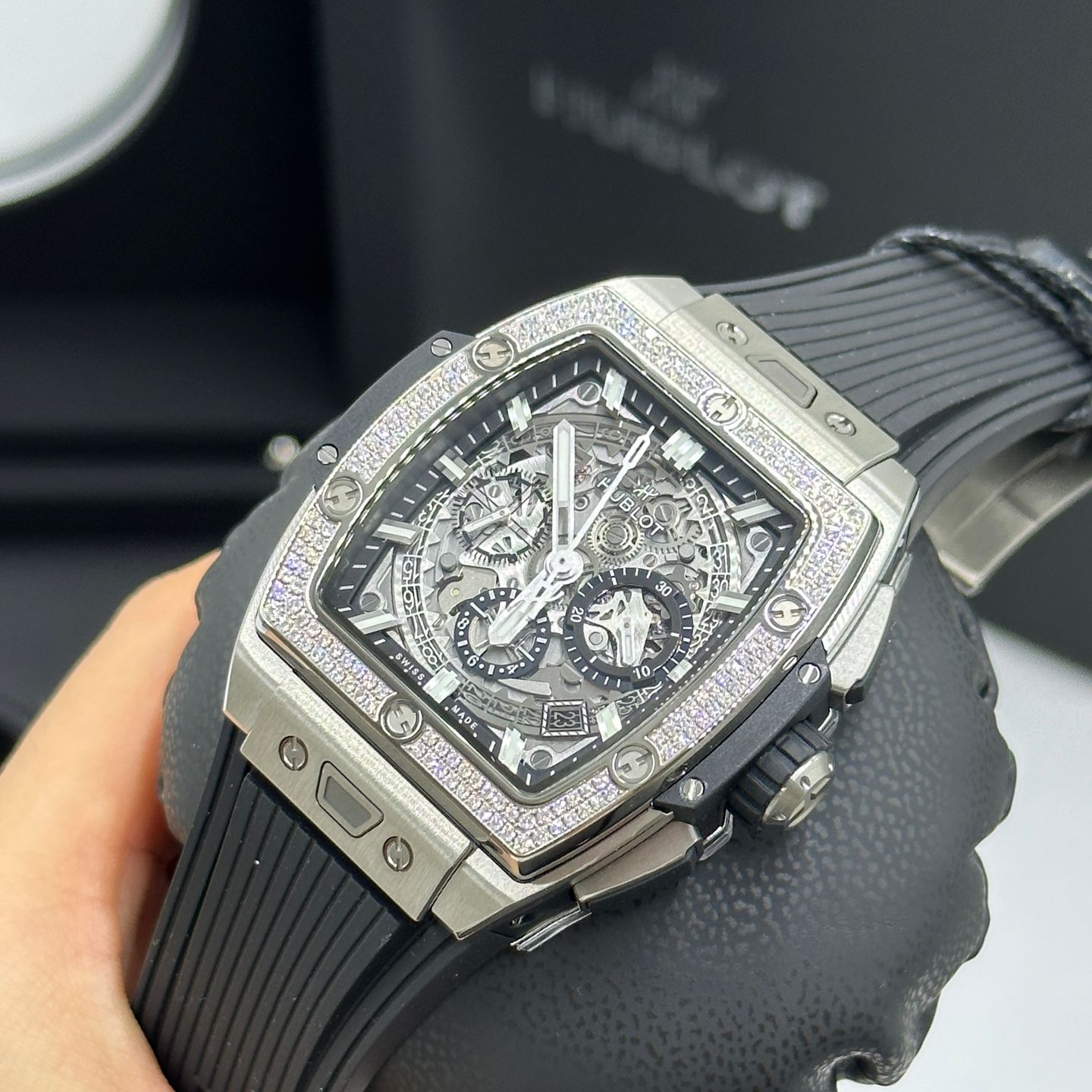 Hublot Spirit of Big Bang 642.NX.0170.RX.1104 - (3/8)