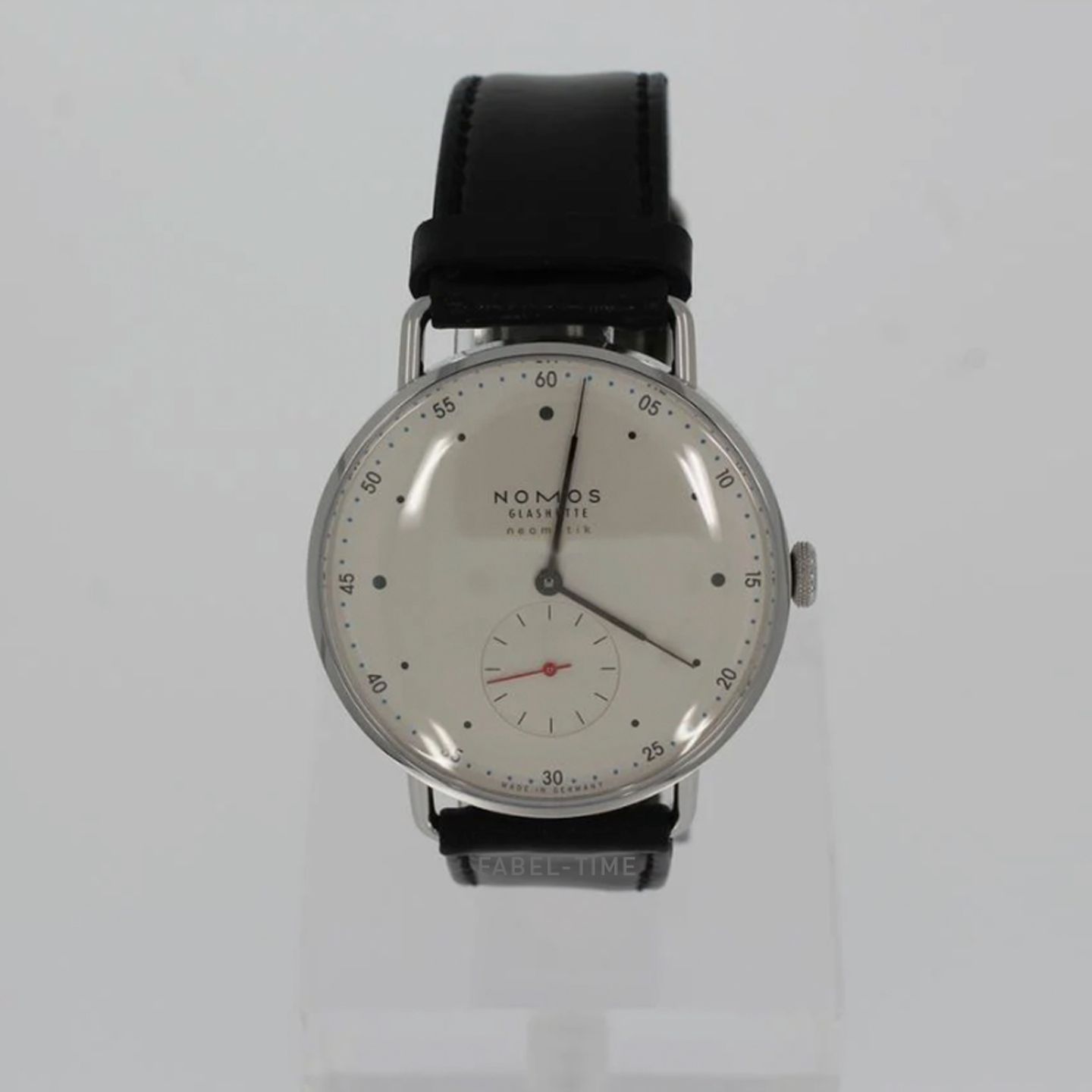 NOMOS Metro Neomatik 1113 (2024) - Wit wijzerplaat 39mm Staal (1/1)