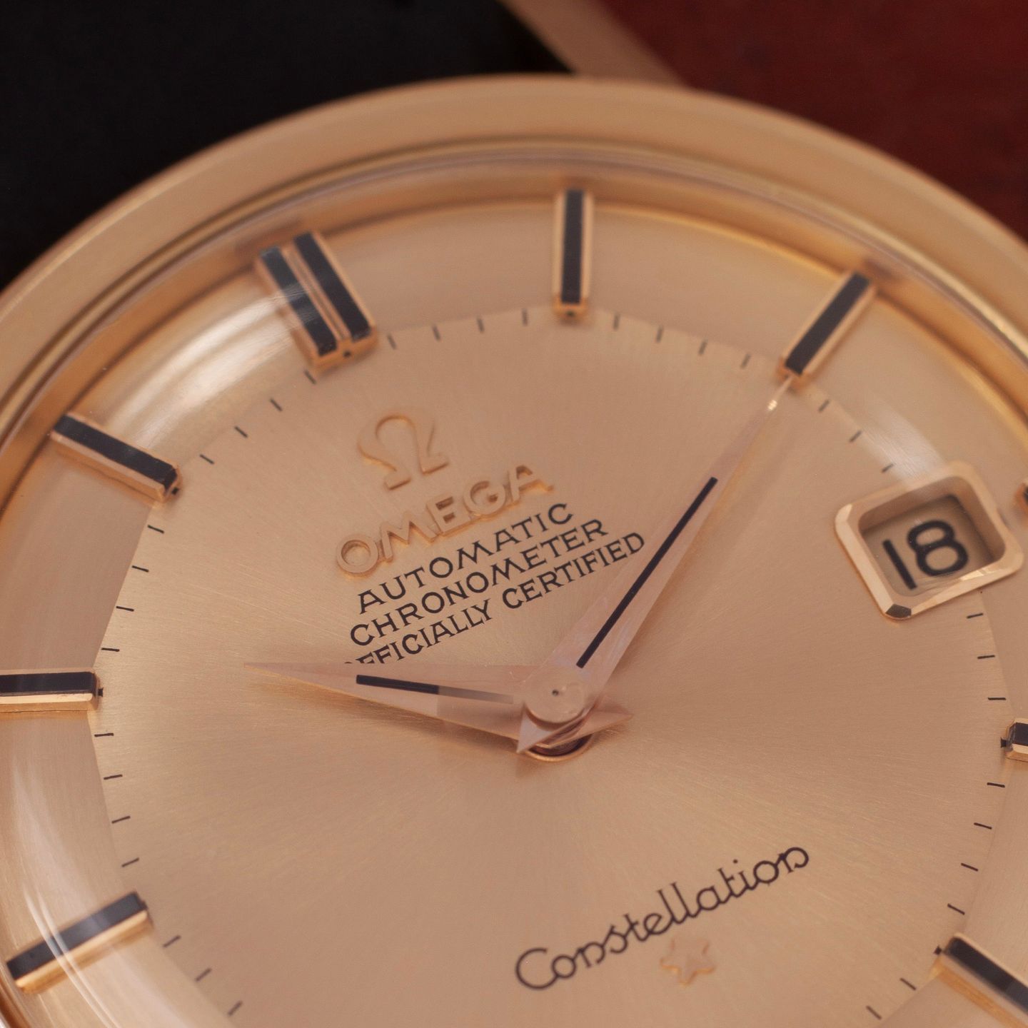 Omega Constellation 168.004/14 (1962) - Gold dial 35 mm Yellow Gold case (2/8)