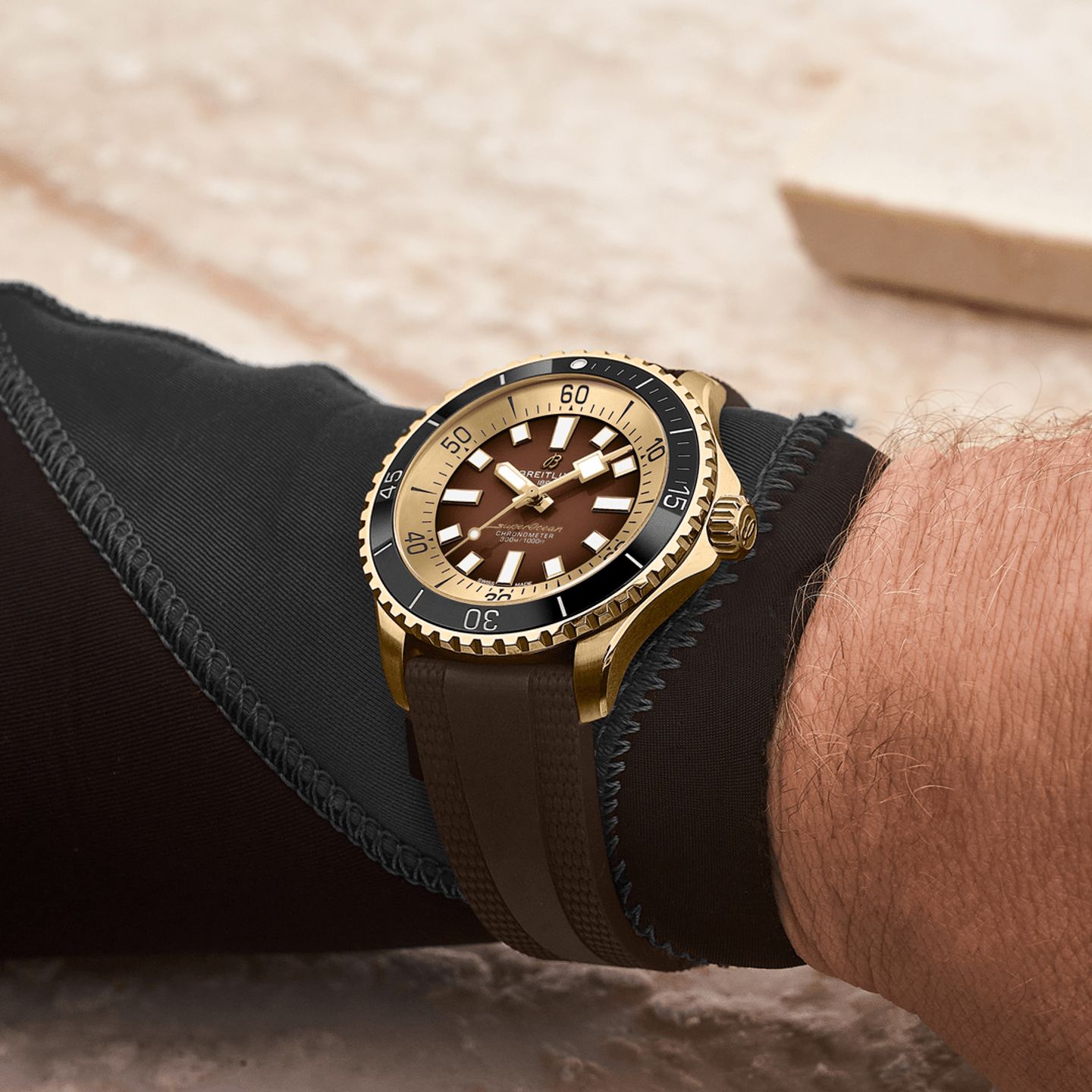 Breitling Superocean 44 N17376201Q1S1 (2022) - Brown dial 44 mm Carbon case (4/5)