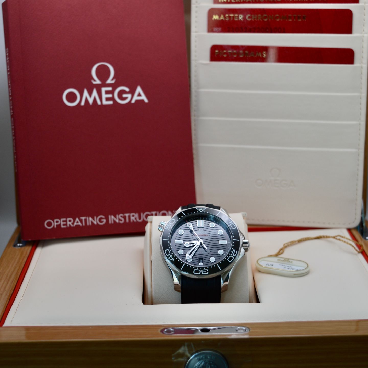 Omega Seamaster Diver 300 M 21032422001001 (2023) - Black dial 42 mm Ceramic case (6/6)