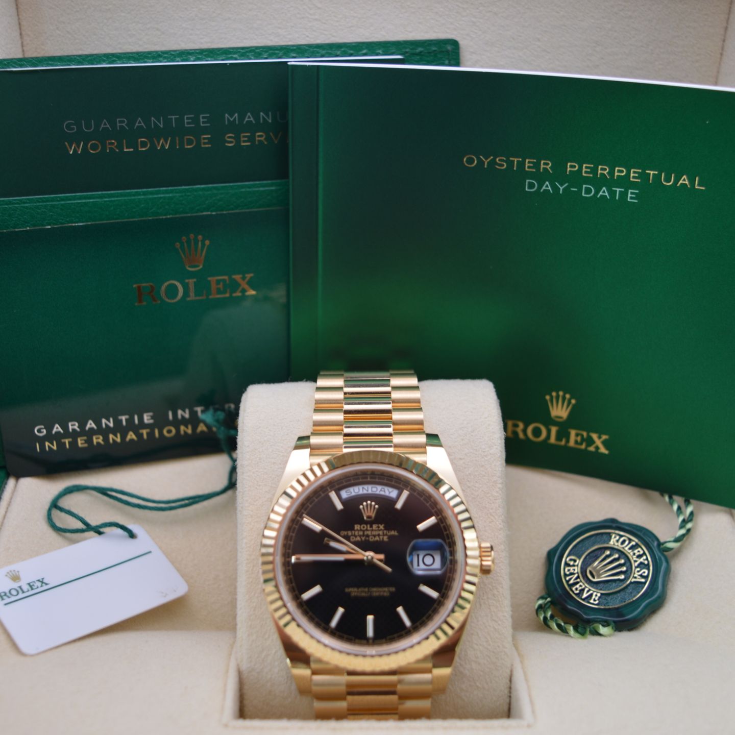 Rolex Day-Date 40 228238 (2021) - Brown dial 40 mm Yellow Gold case (1/6)