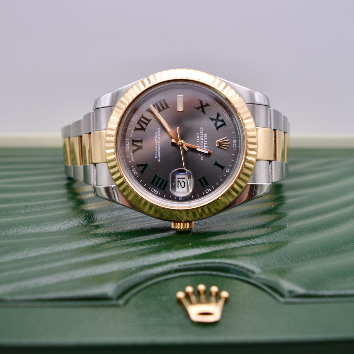 Rolex Datejust 41 116333 (2012) - Grey dial 41 mm Gold/Steel case (1/6)
