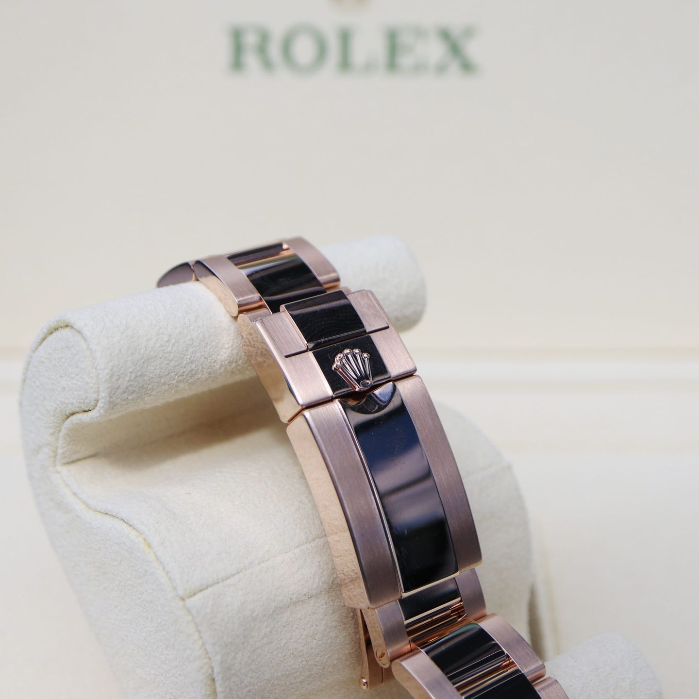 Rolex Daytona 116505 (2022) - Pink dial 40 mm Rose Gold case (4/5)