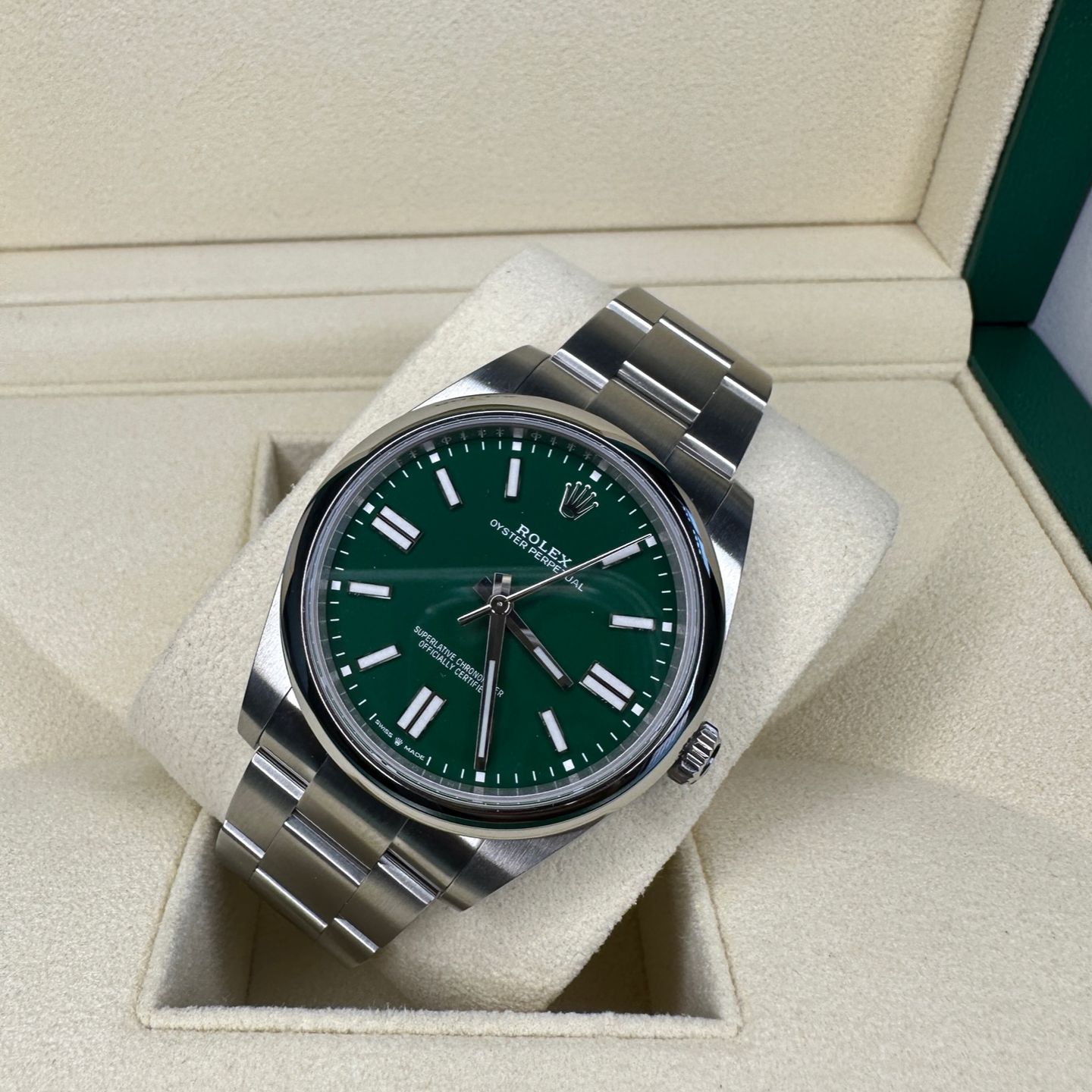 Rolex Oyster Perpetual 124300 (2022) - Green dial 41 mm Steel case (1/6)