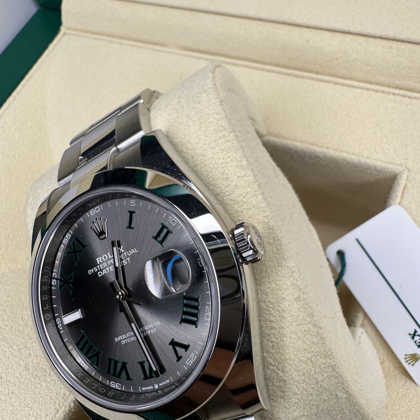 Rolex Datejust 126300 (2021) - Grey dial 41 mm Steel case (2/5)
