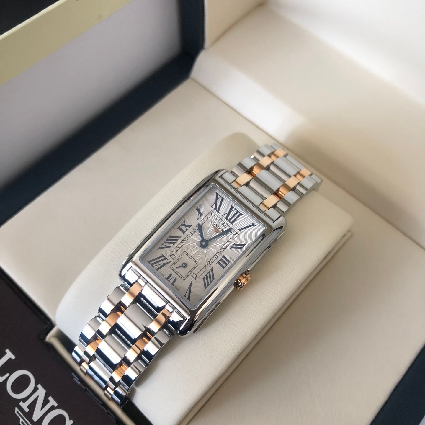 Longines DolceVita L5.512.5.71.7 (2022) - Silver dial 37 mm Steel case (2/2)