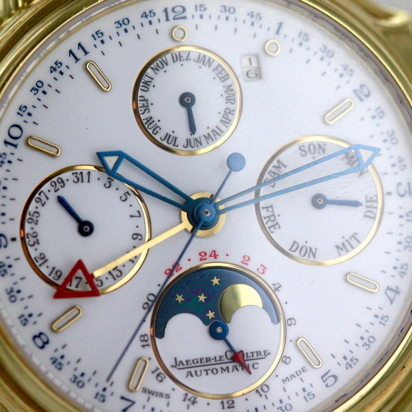 Jaeger-LeCoultre Master Control 180.199 (Unknown (random serial)) - White dial 38 mm Yellow Gold case (2/8)