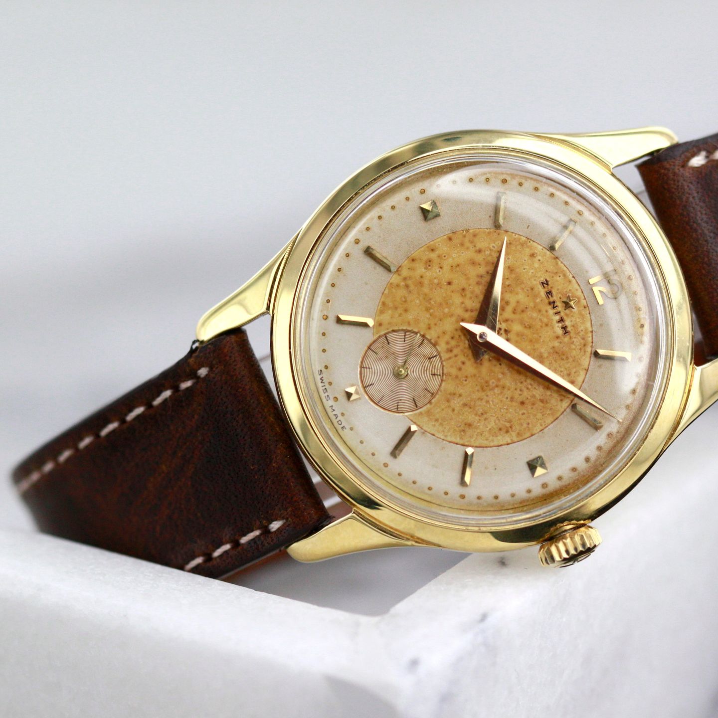 Zenith Vintage Unknown (Unknown (random serial)) - Champagne dial 34 mm Yellow Gold case (1/8)