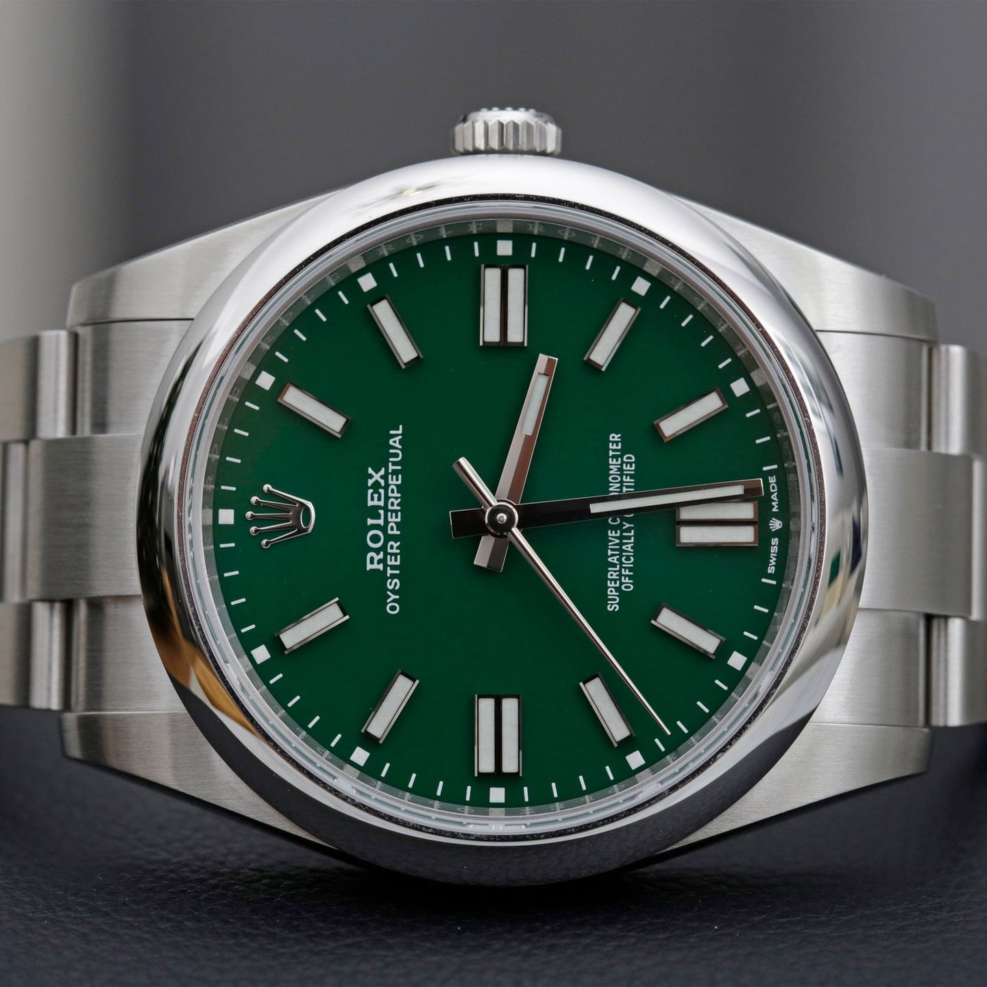 Rolex Oyster Perpetual 41 124300 (2021) - Green dial 41 mm Steel case (1/8)