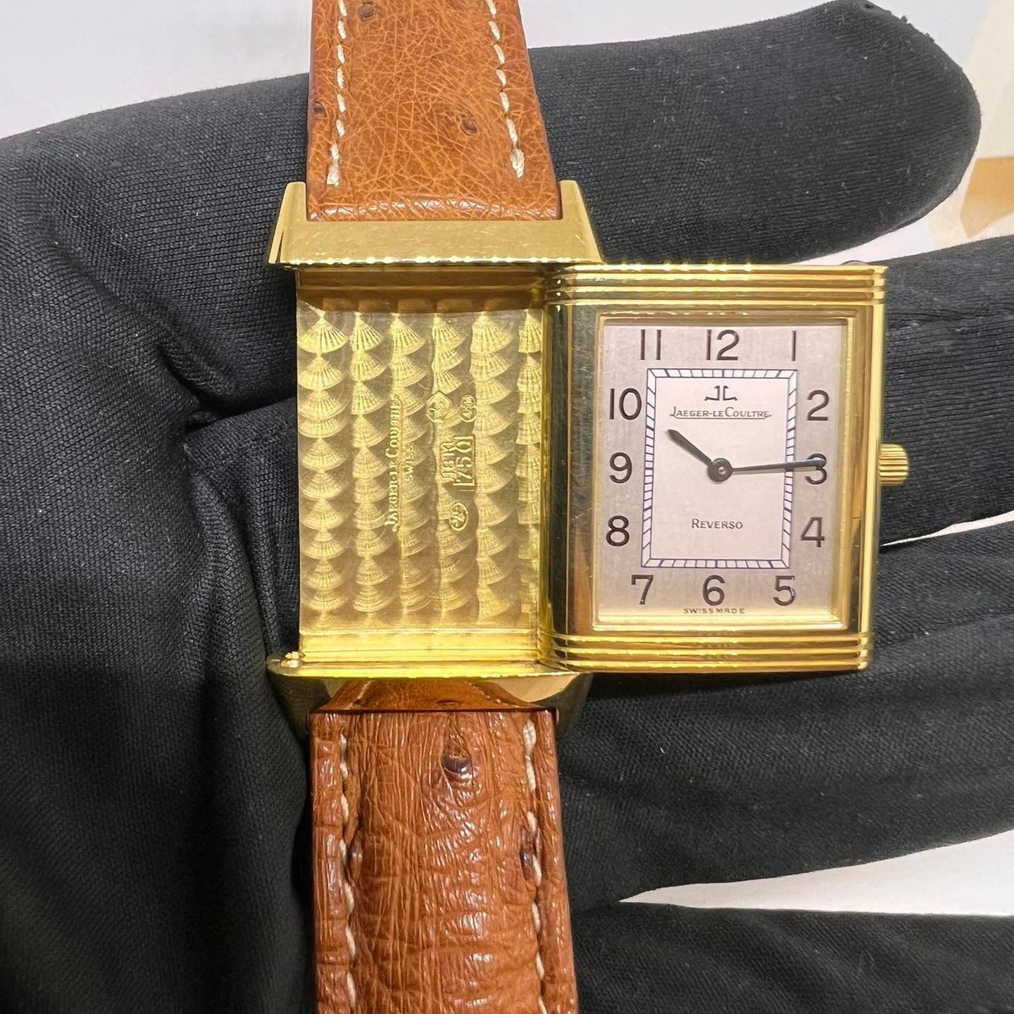 Jaeger-LeCoultre Reverso 250.140.862B (2001) - Silver dial 23 mm Yellow Gold case (2/5)