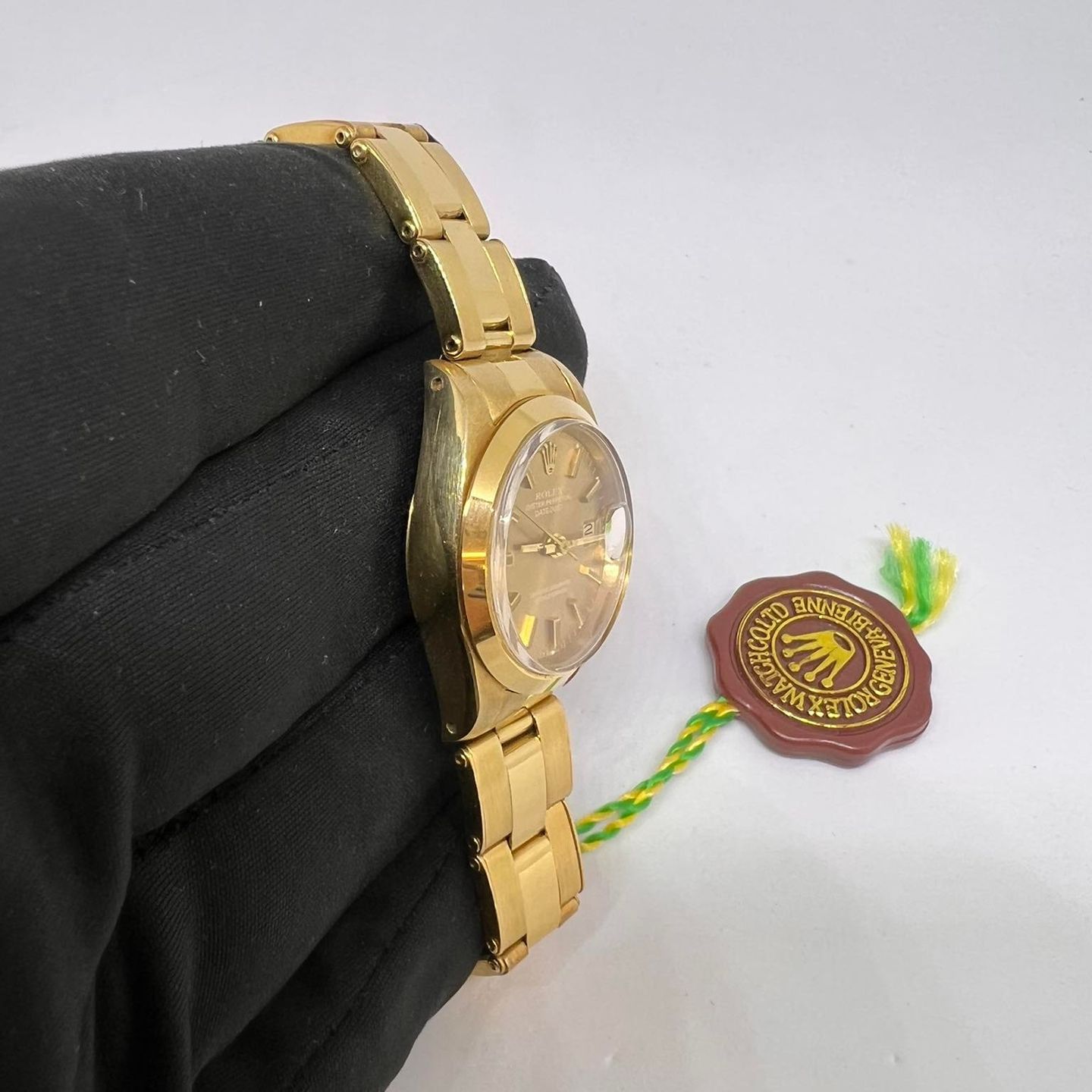 Rolex Lady-Datejust 6916 (Unknown (random serial)) - Gold dial 26 mm Yellow Gold case (2/4)