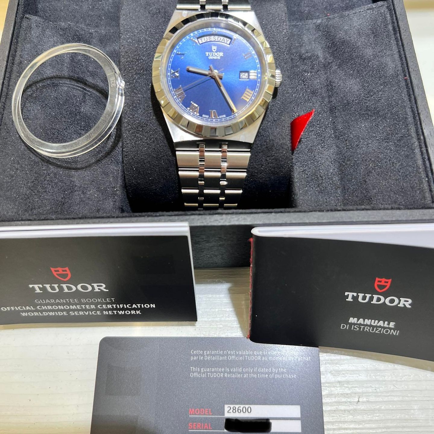 Tudor Royal M28600-0005 (2022) - Blue dial 41 mm Steel case (4/4)