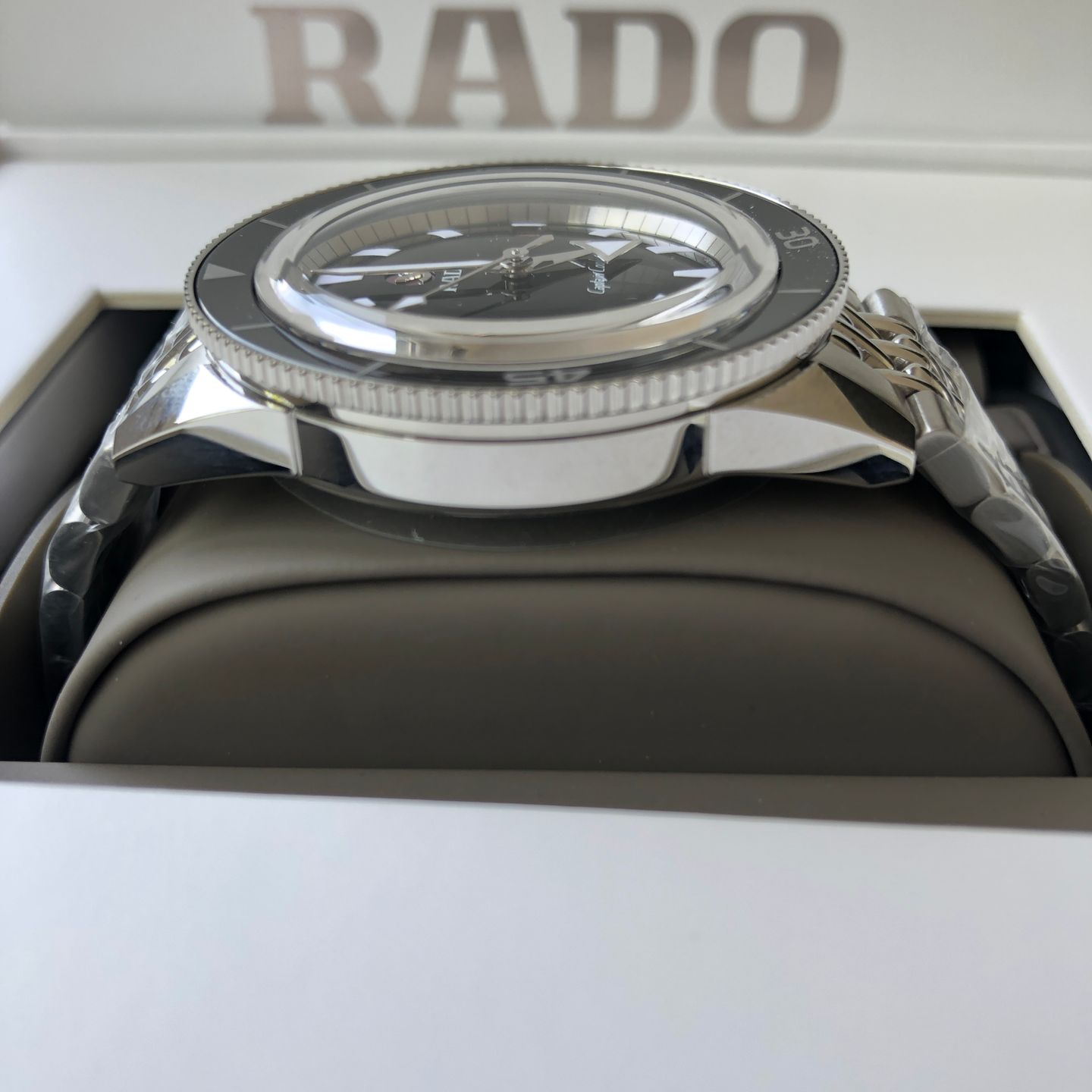 Rado HyperChrome Captain Cook R32505153 (2022) - Black dial 42 mm Steel case (5/6)