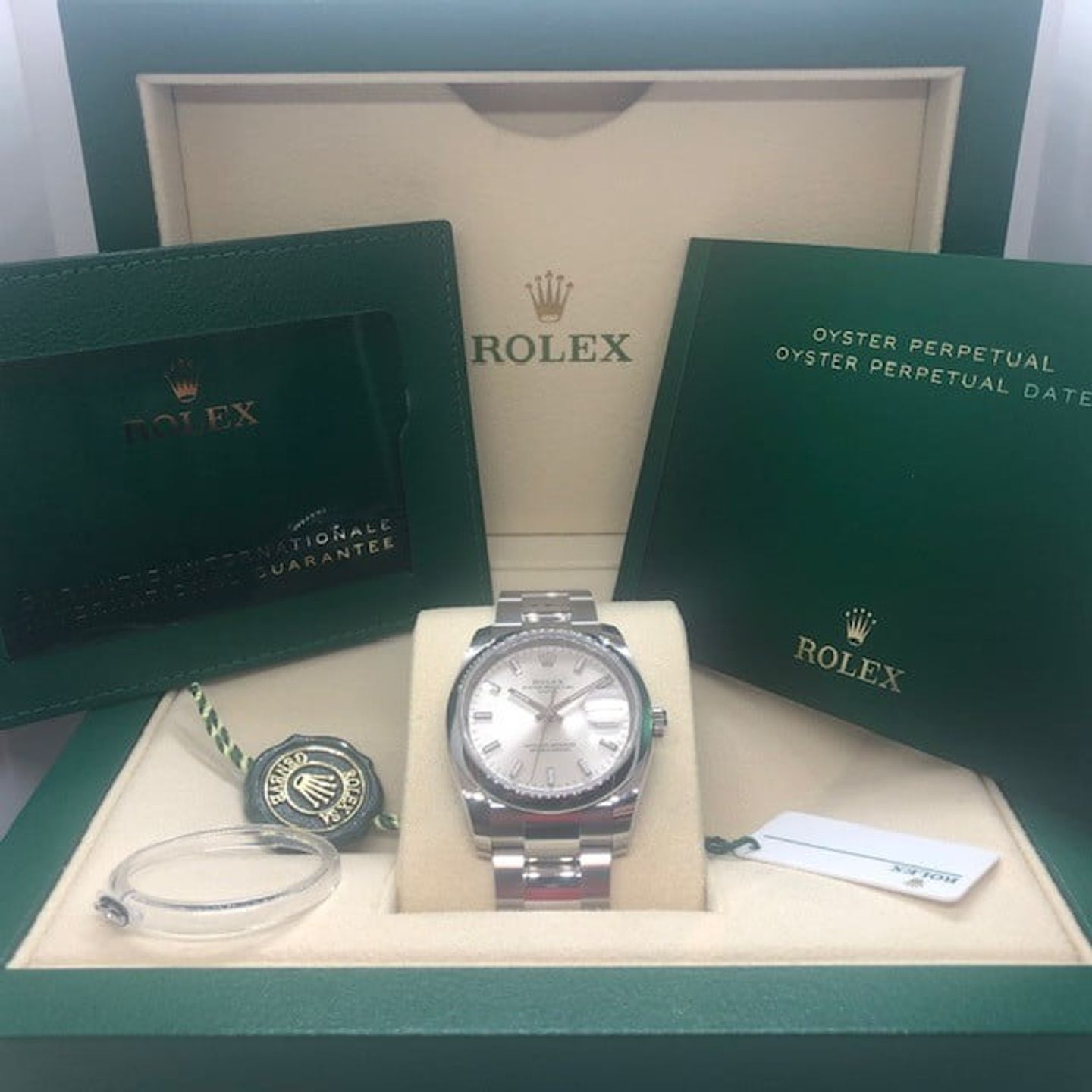 Rolex Oyster Perpetual Date 115200 (2021) - Silver dial 34 mm Steel case (5/6)