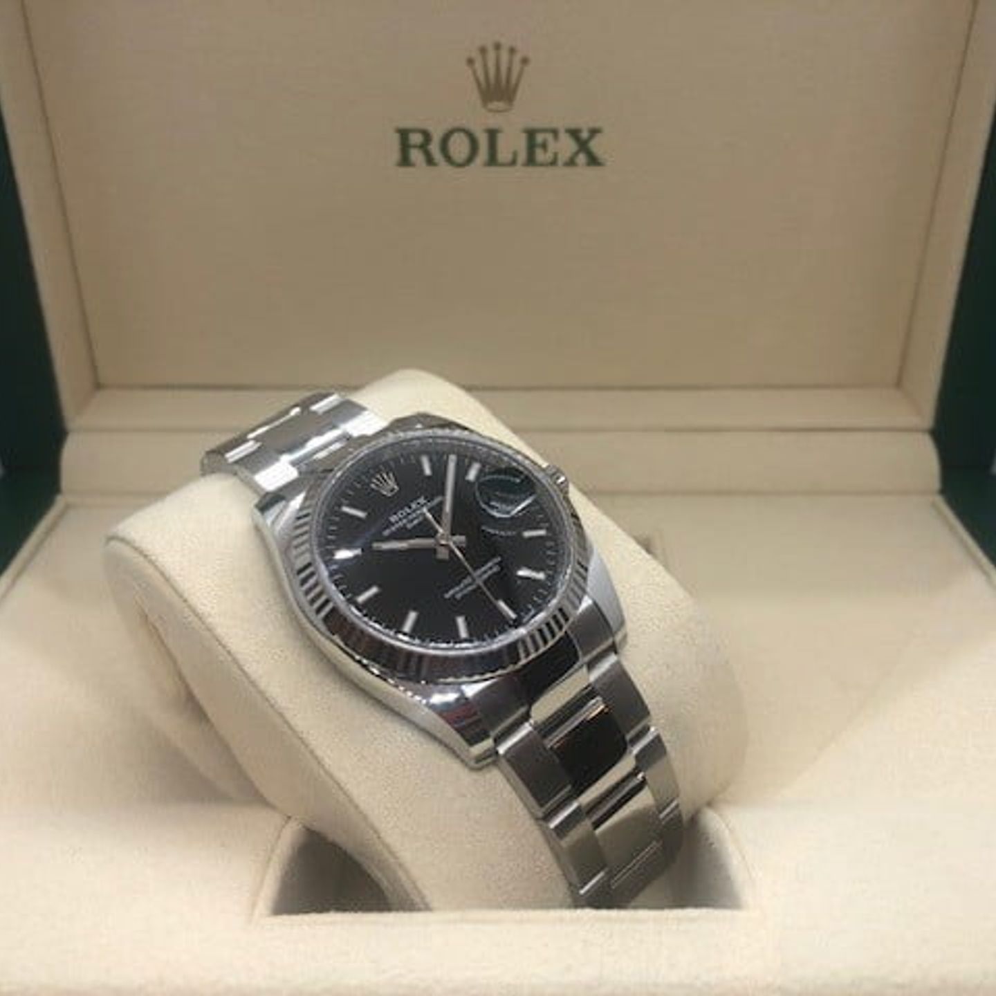 Rolex Oyster Perpetual Date 115234 (2021) - Black dial 34 mm Steel case (2/6)