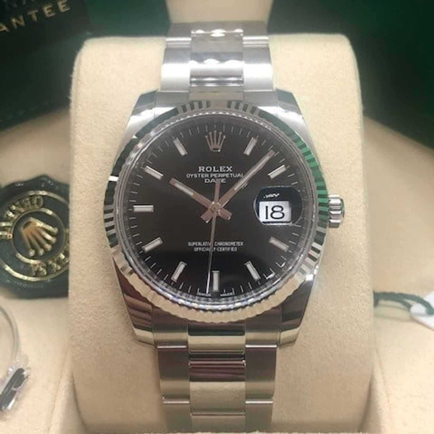 Rolex Oyster Perpetual Date 115234 (2021) - Black dial 34 mm Steel case (3/6)