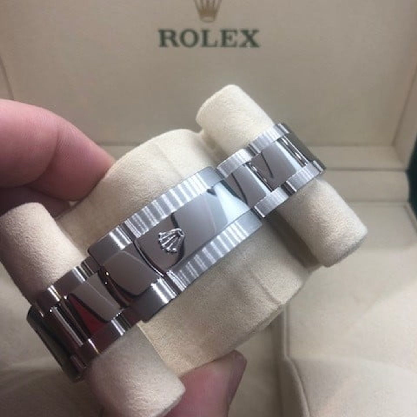 Rolex Oyster Perpetual Date 115234 (2021) - Black dial 34 mm Steel case (5/6)