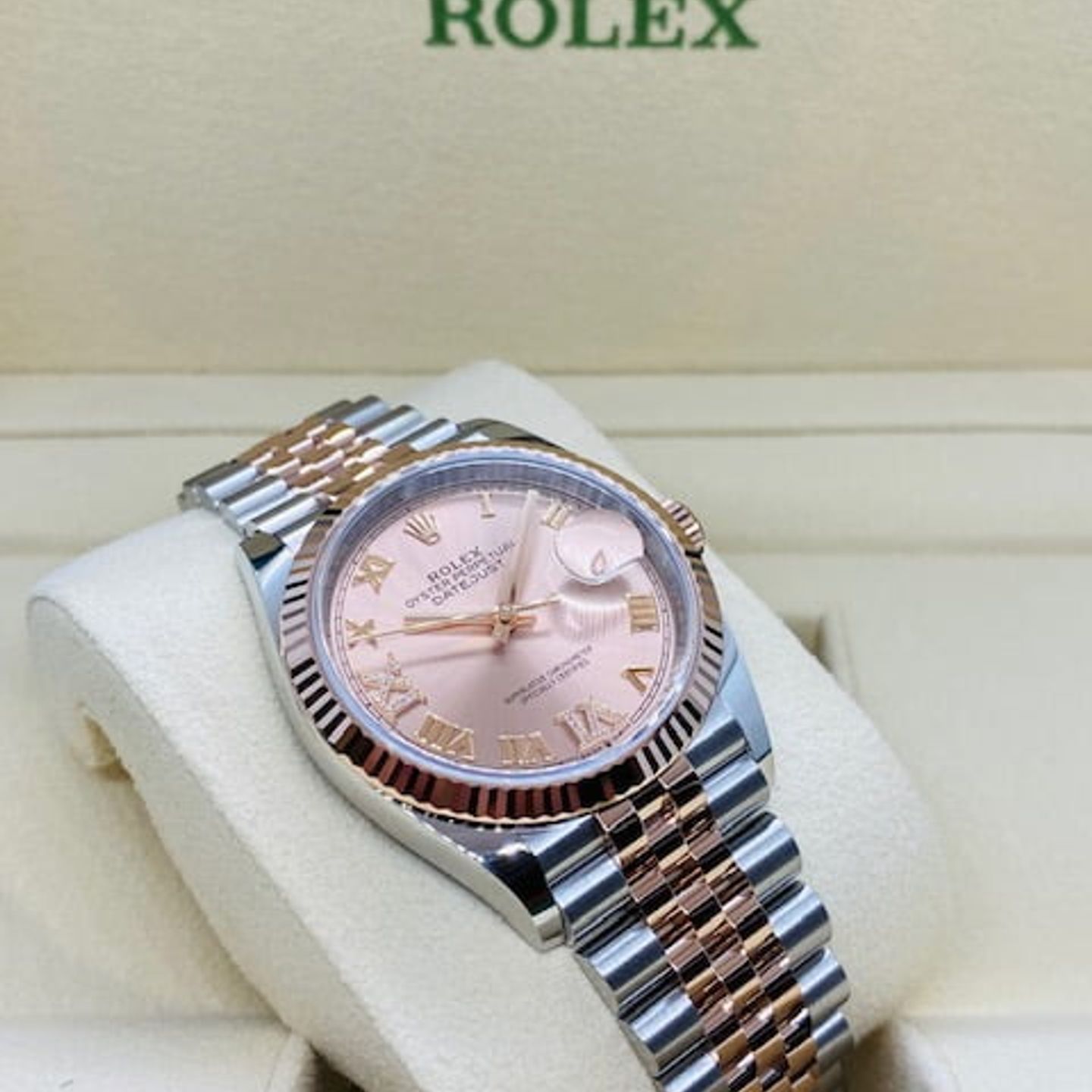 Rolex Datejust 36 126231 (2023) - Pink dial 36 mm Gold/Steel case (5/8)
