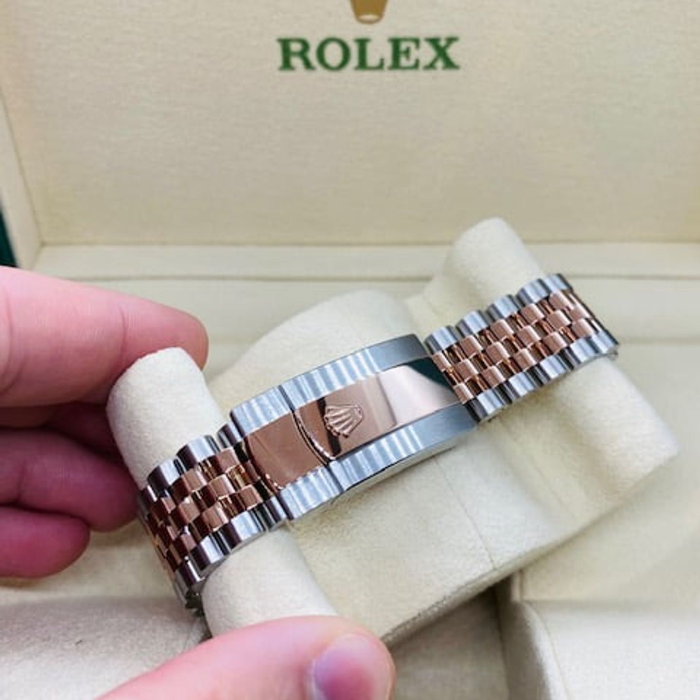 Rolex Datejust 36 126231 (2023) - Pink dial 36 mm Gold/Steel case (8/8)