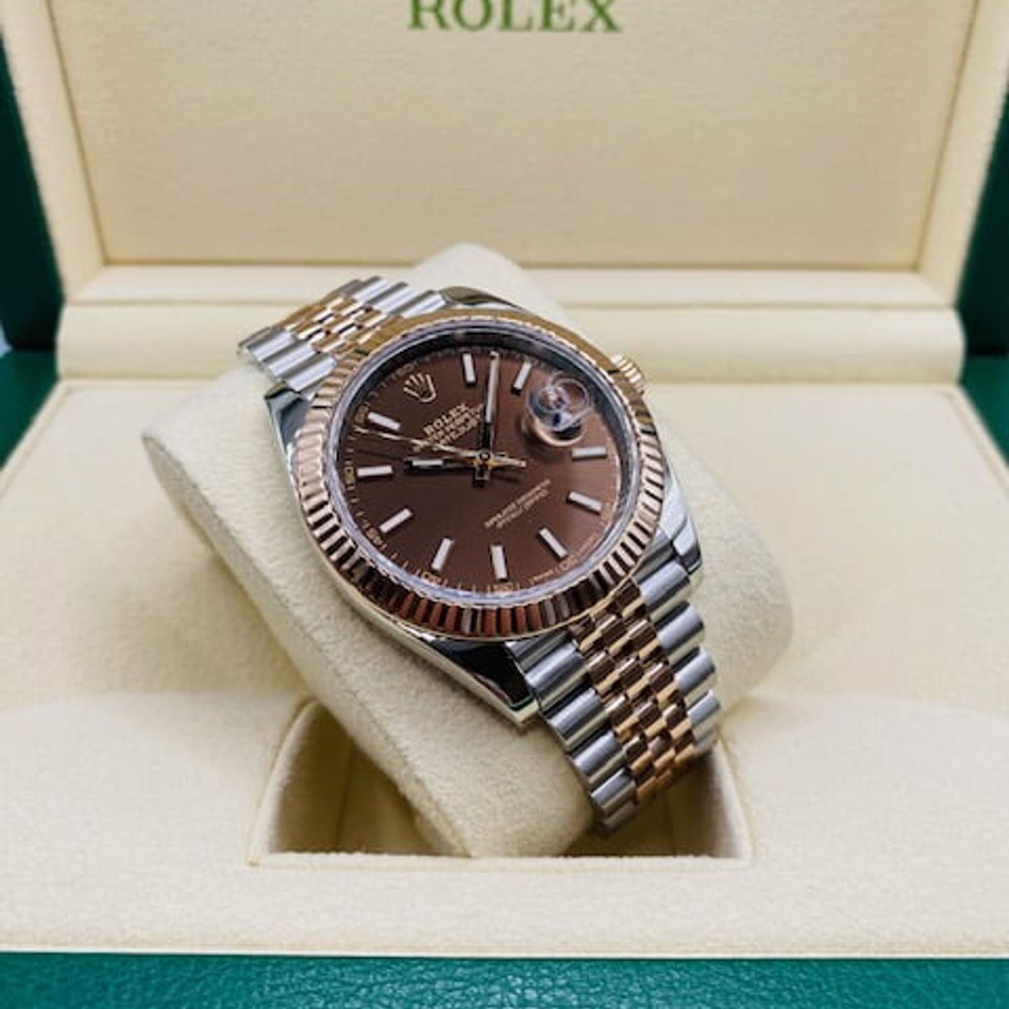 Rolex Datejust 41 126331 (2022) - Brown dial 41 mm Gold/Steel case (3/5)