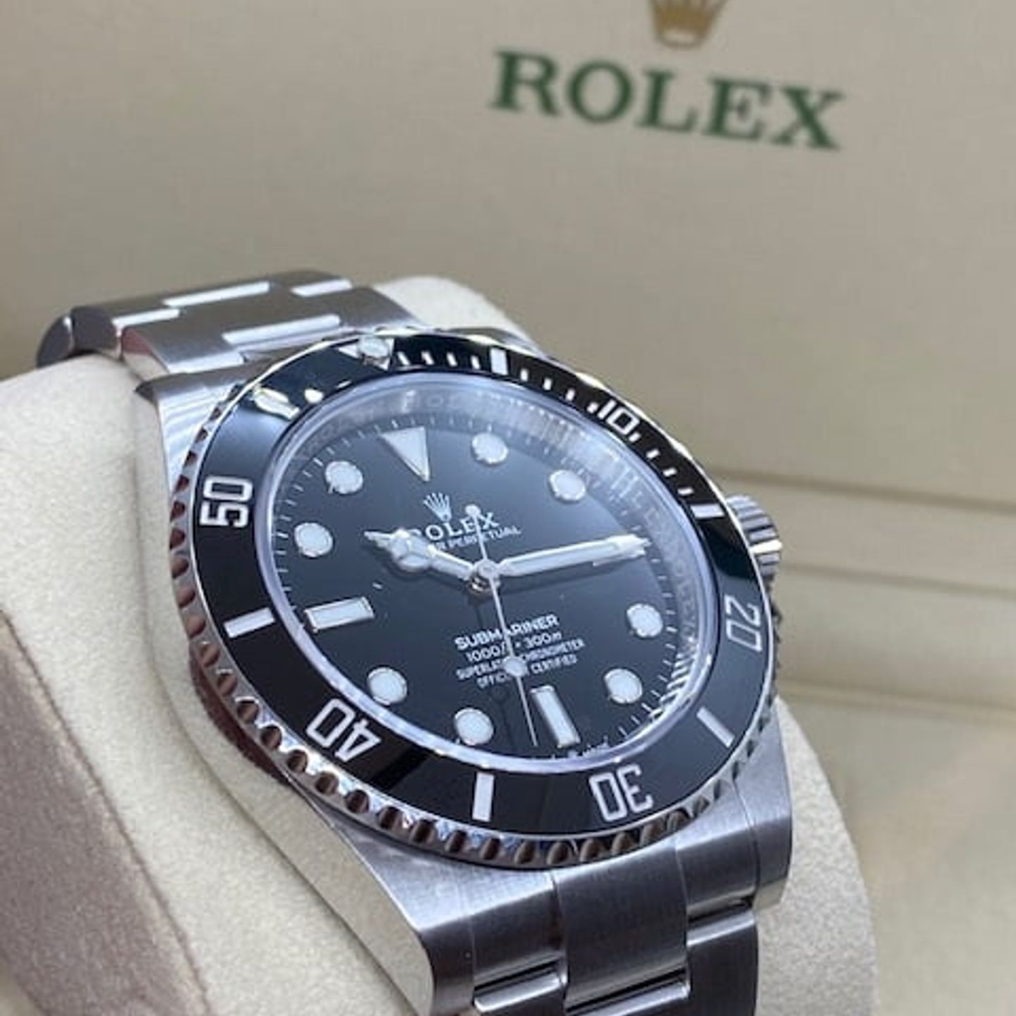 Rolex Submariner No Date 124060 (2022) - Black dial 41 mm Steel case (6/8)