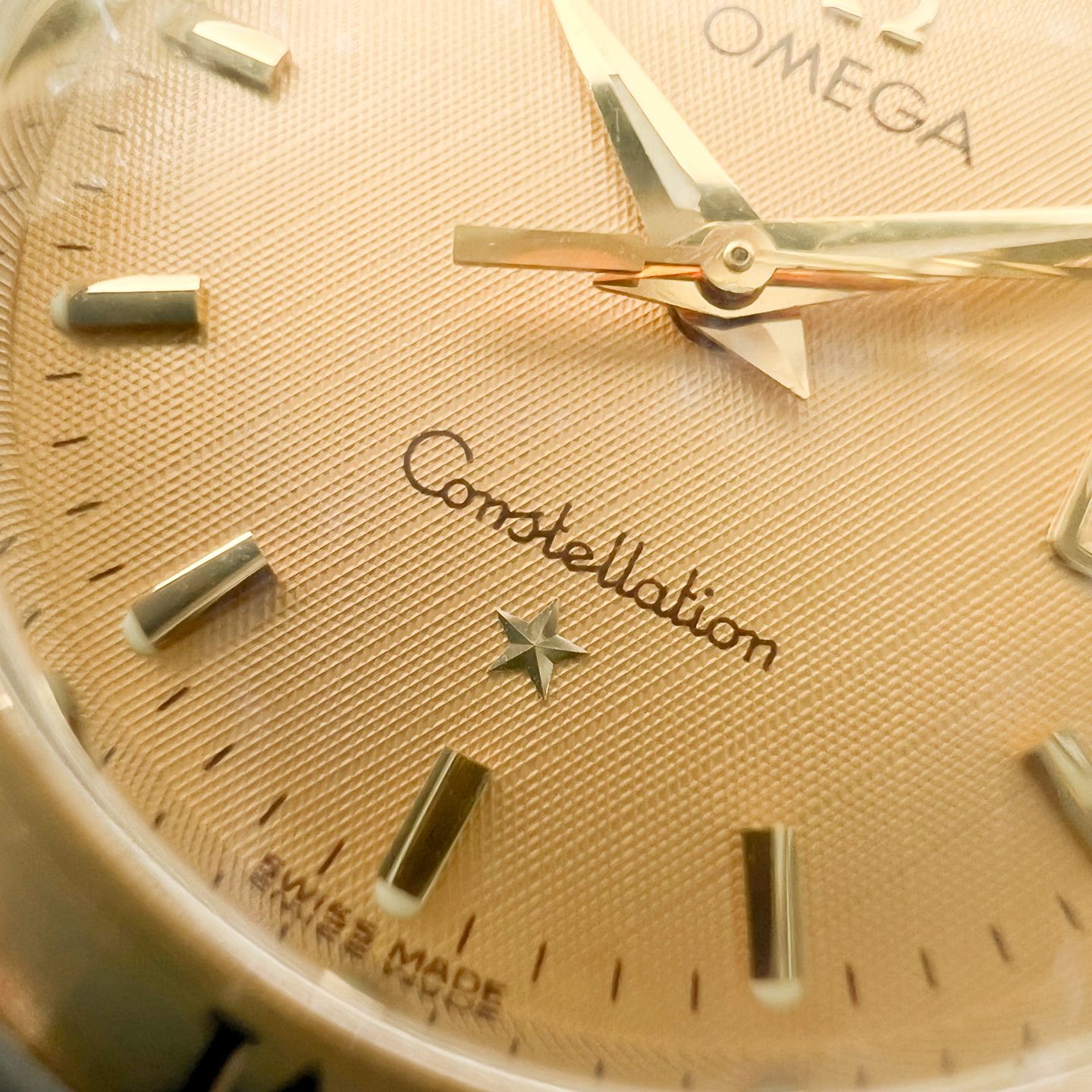 Omega Constellation Quartz 6551/863 (2000) - Gold dial 28 mm Gold/Steel case (2/4)