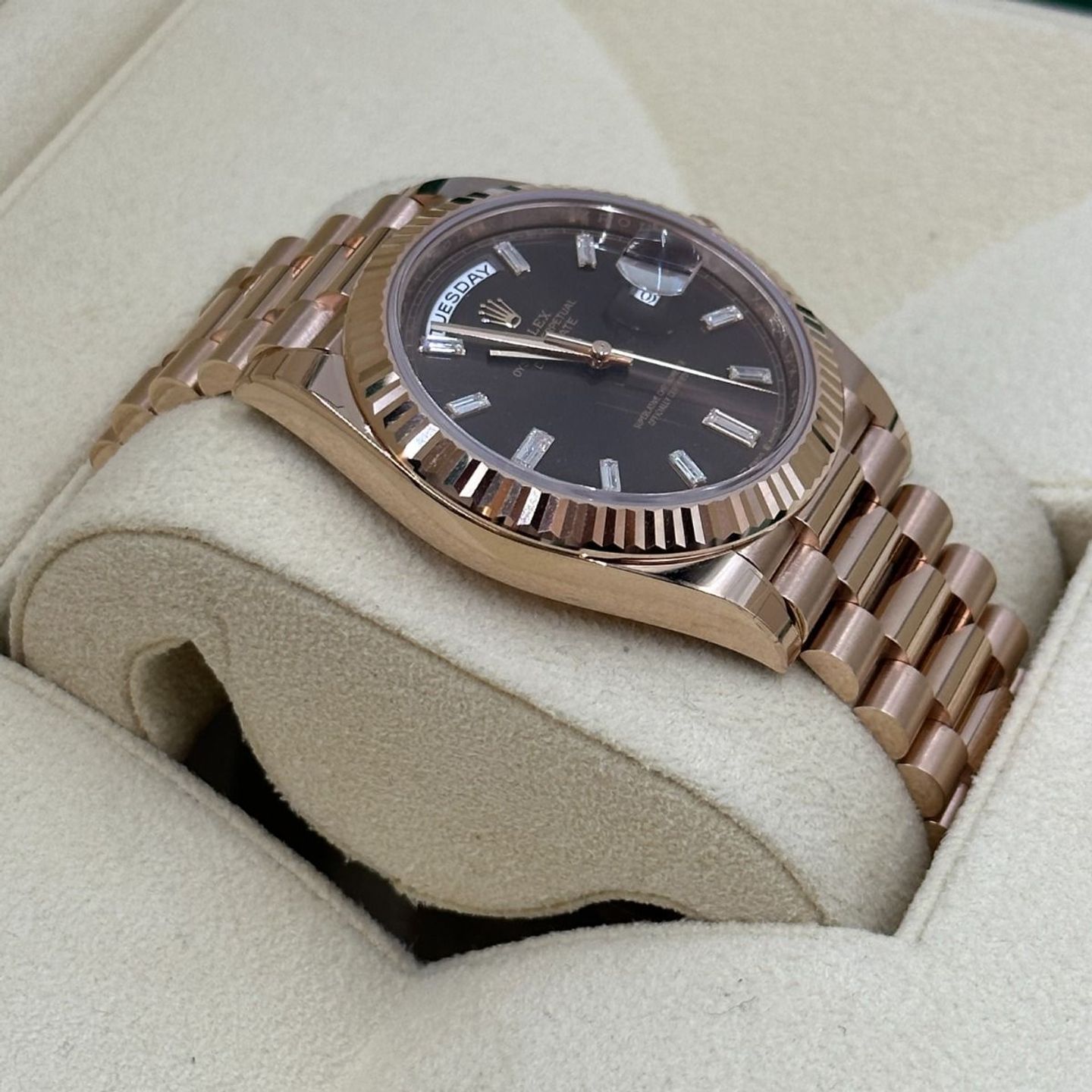 Rolex Day-Date 40 228235 (2024) - Bruin wijzerplaat 40mm Roségoud (6/8)