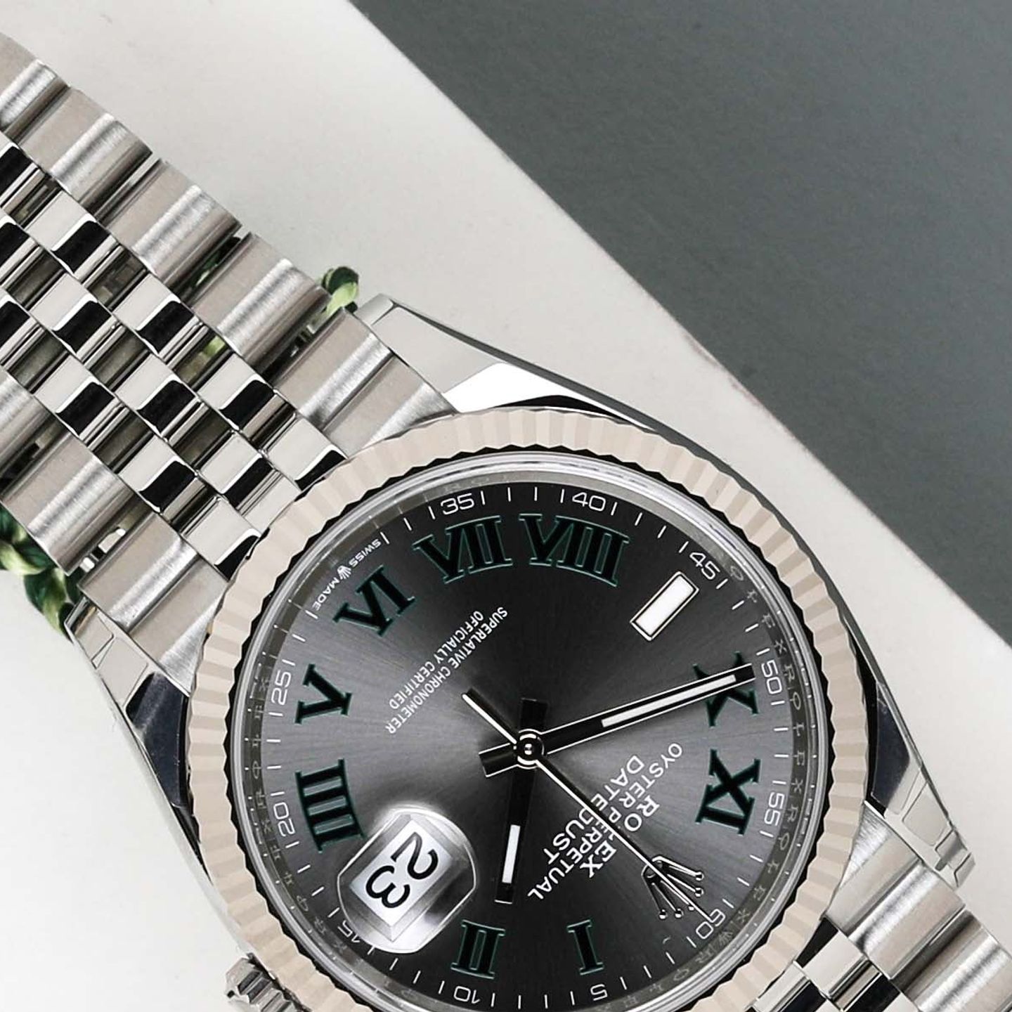 Rolex Datejust 36 126234 (2024) - Grijs wijzerplaat 36mm Staal (3/8)