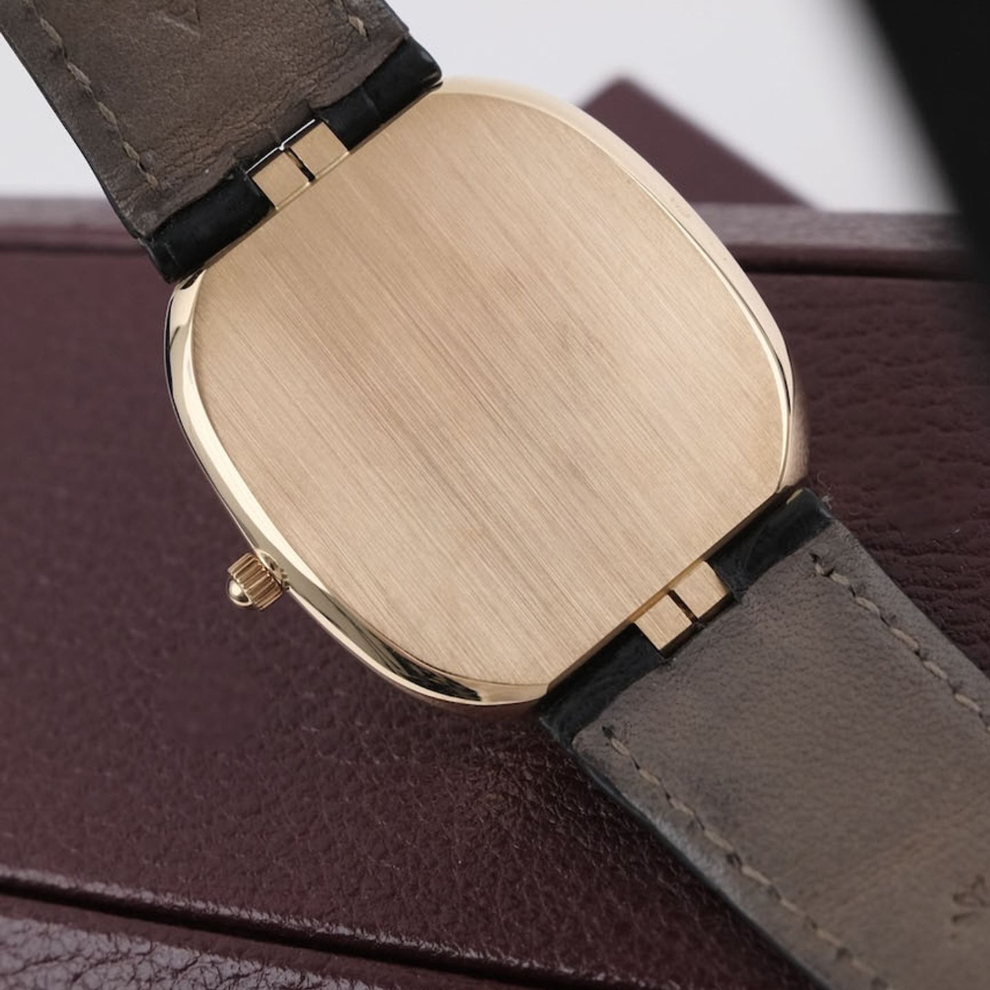 Patek Philippe Golden Ellipse 3738 (Unknown (random serial)) - 31 mm (7/8)