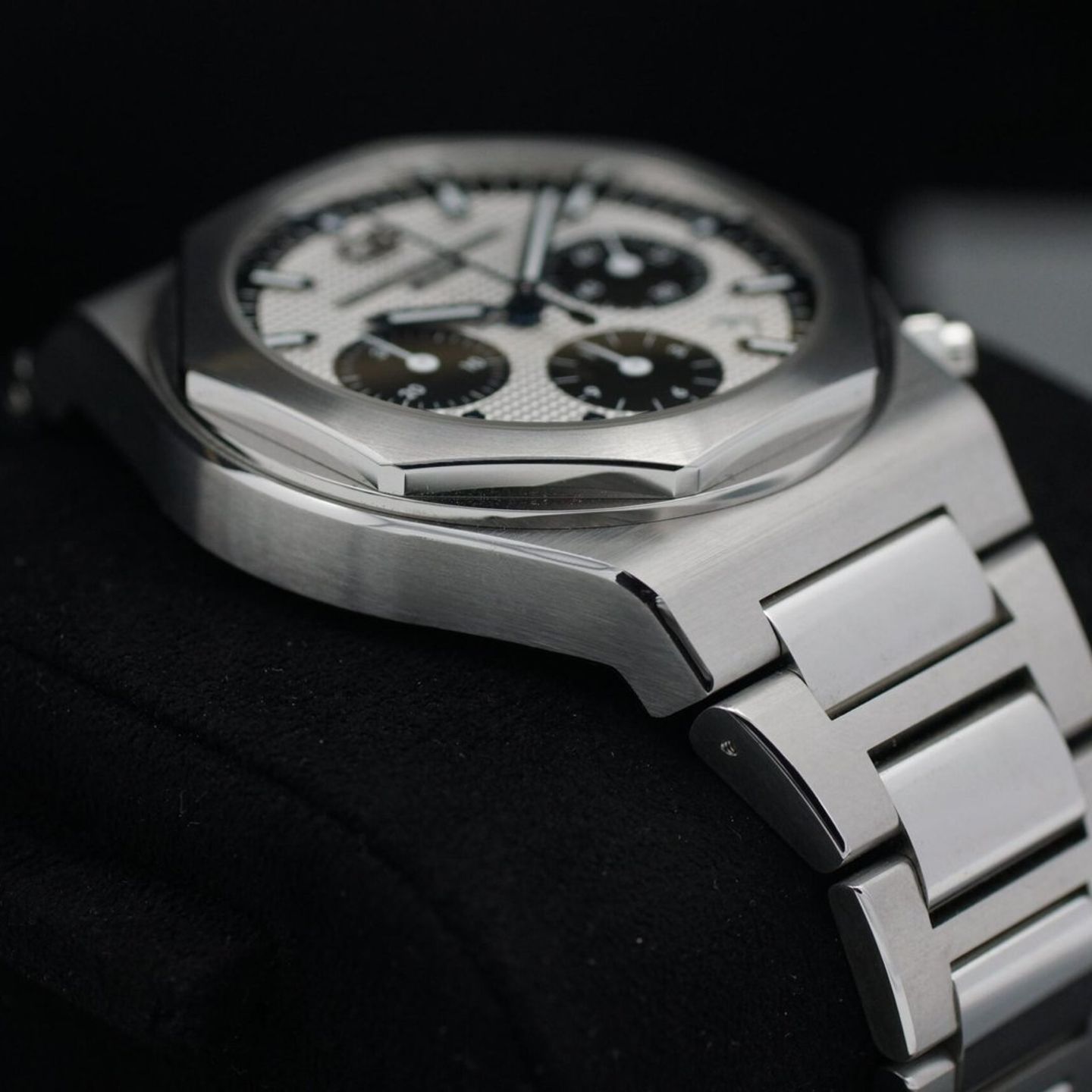 Girard-Perregaux Laureato 81020-11-131-11A - (7/8)