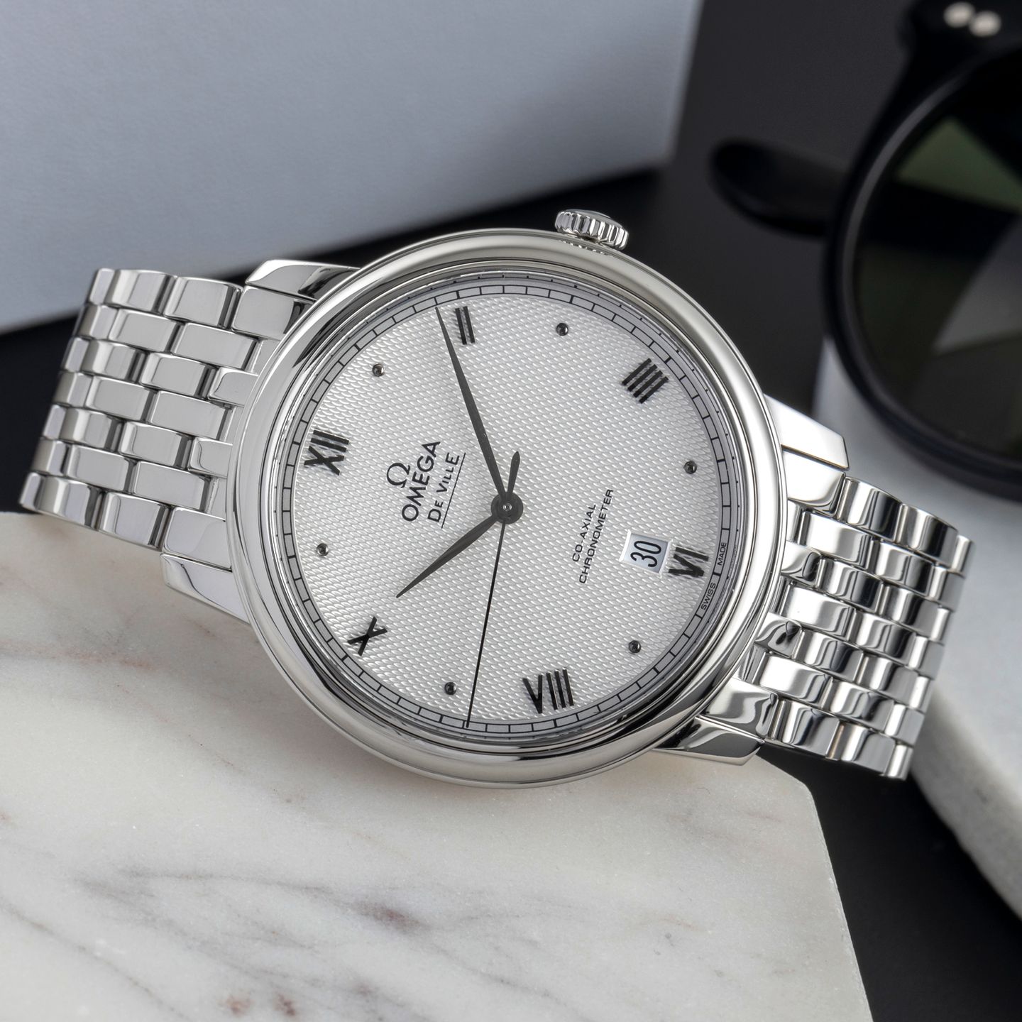 Omega De Ville Prestige 424.10.40.20.02.006 (2007) - Silver dial 40 mm Steel case (2/8)