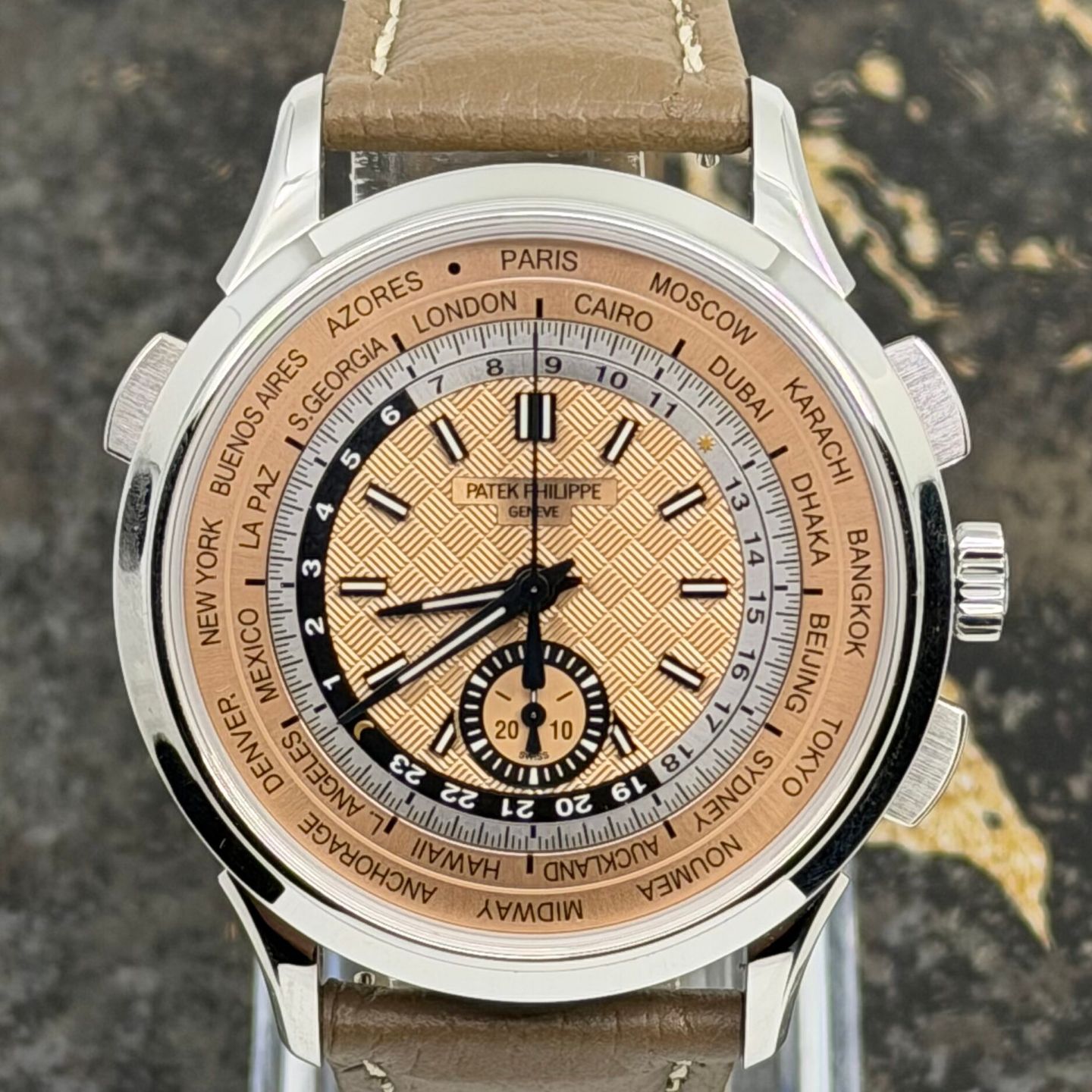 Patek Philippe World Time Chronograph 5935A-001 - (2/8)