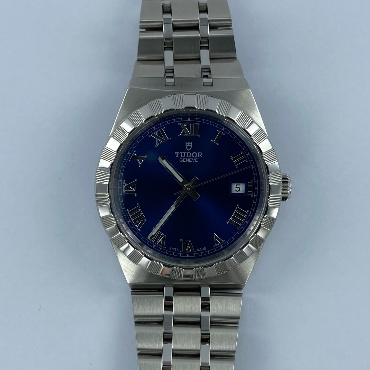 Tudor Royal 28500 (2023) - Blue dial 38 mm Steel case (5/6)