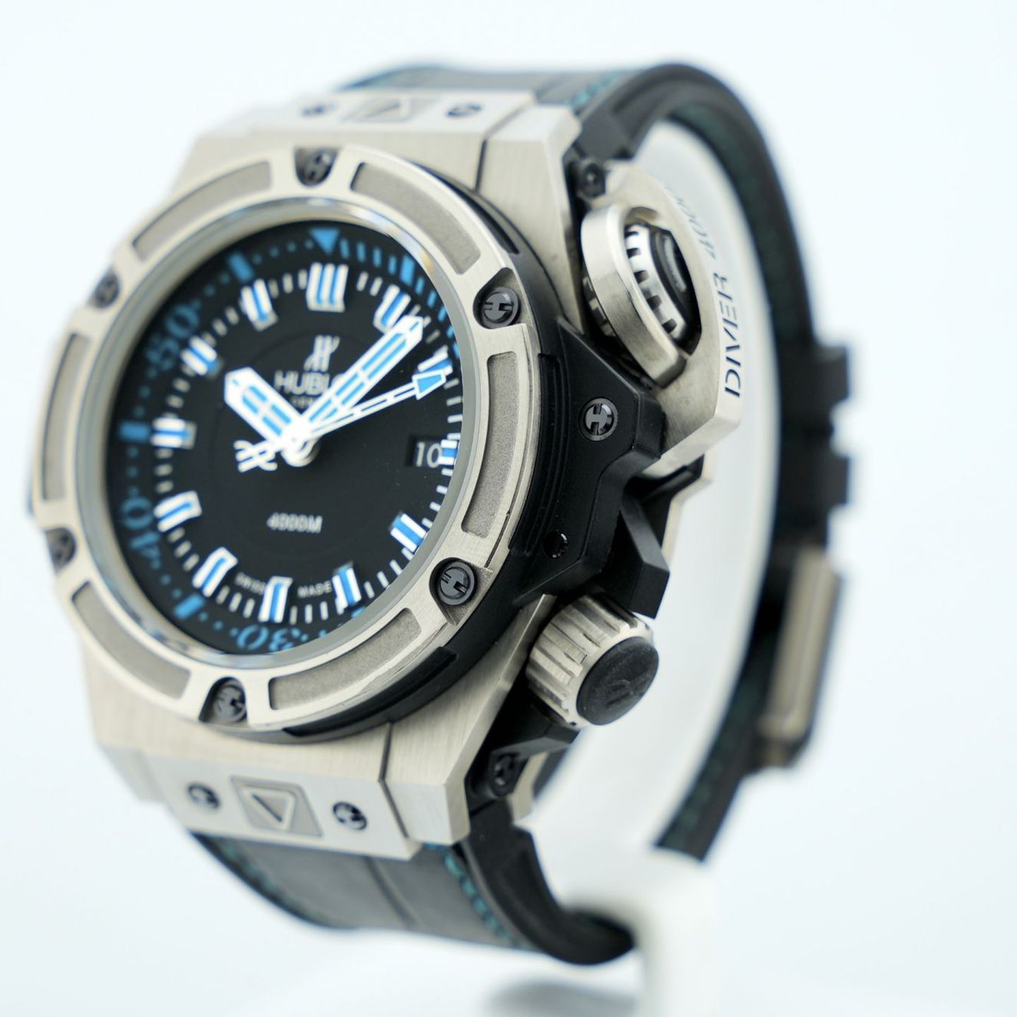 Hublot King Power 731.NX.1170.GR.CARI2 (2017) - Black dial 48 mm Titanium case (2/8)