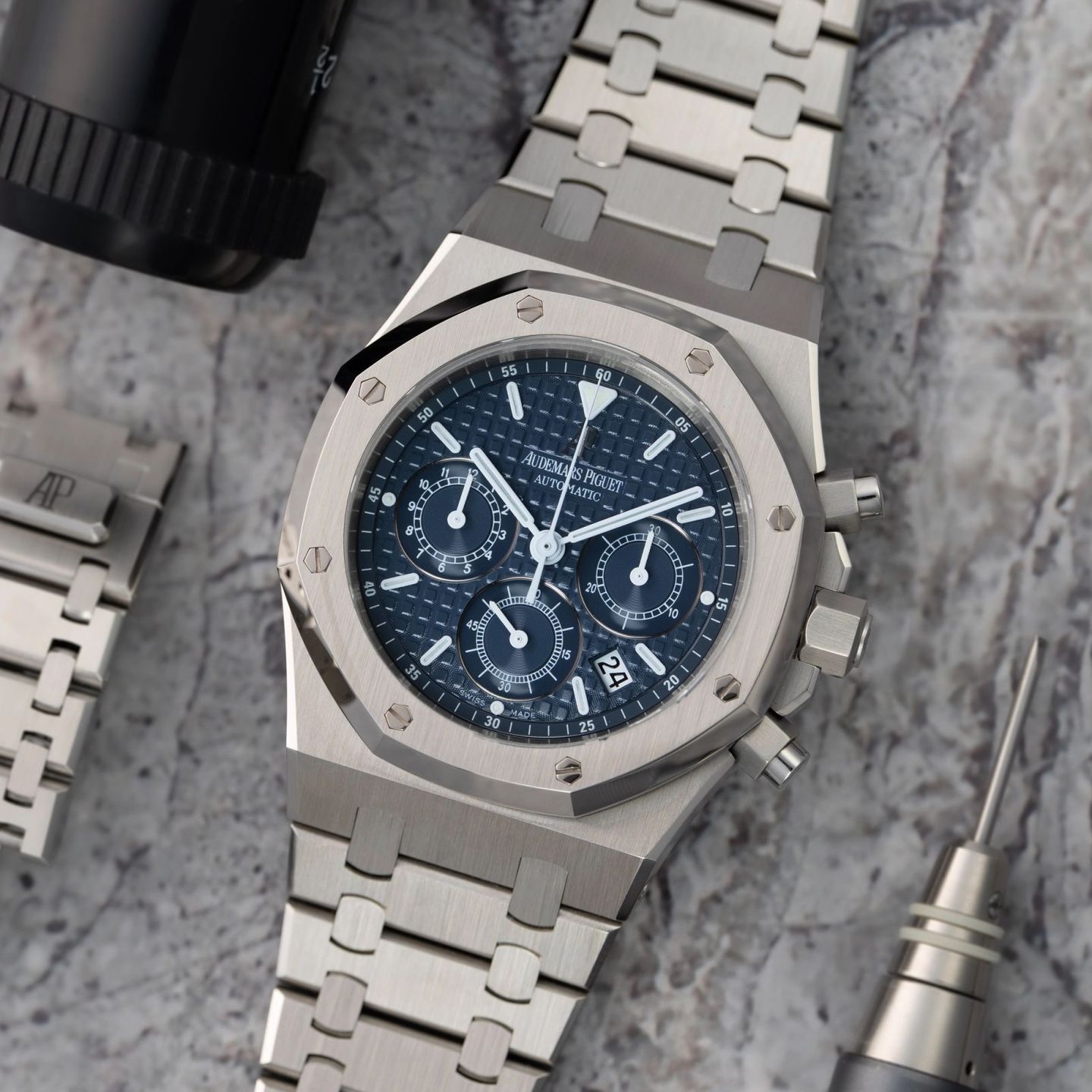 Audemars Piguet Royal Oak Chronograph 26300ST - (1/8)