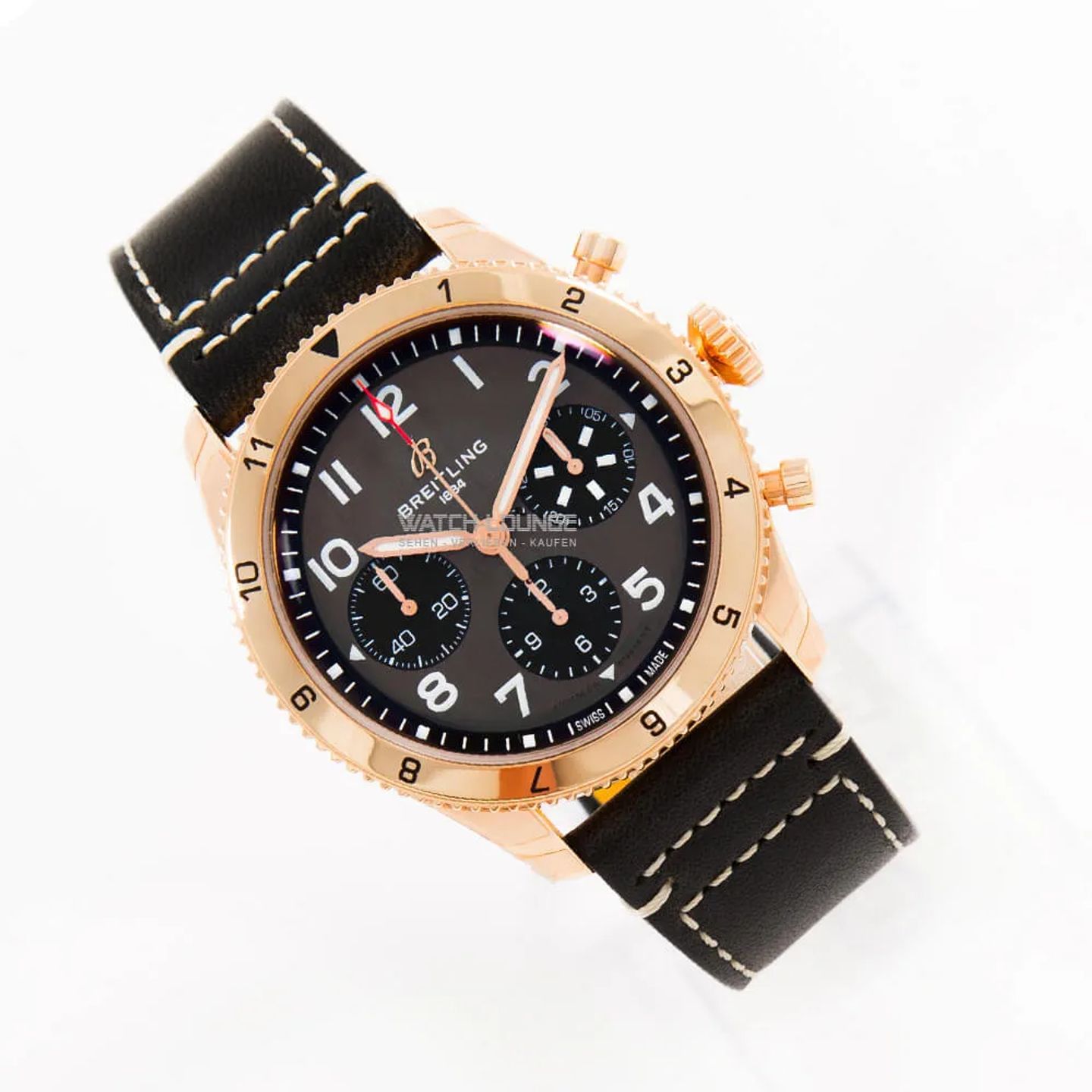 Breitling Classic AVI R233801A1B1X1 (2026) - Black dial 42 mm Red Gold case (2/8)