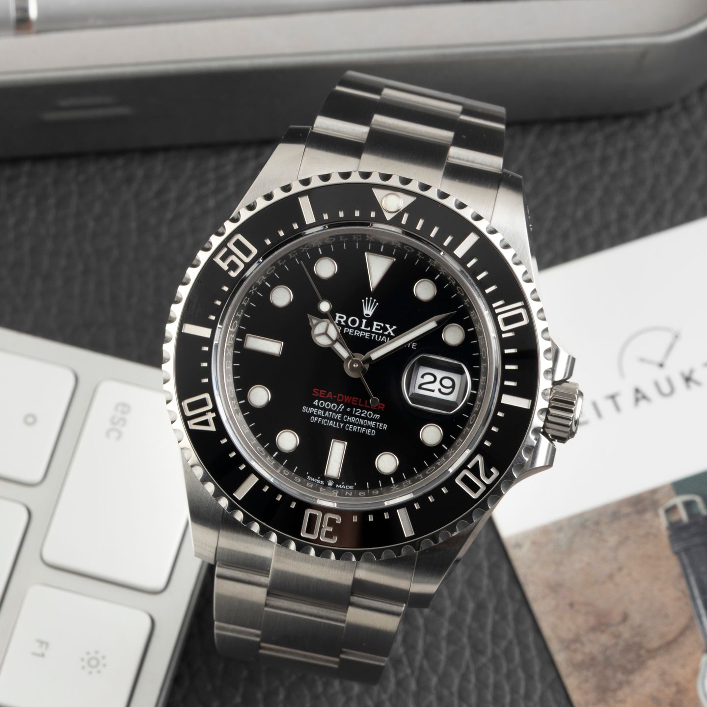 Rolex Sea-Dweller 126600 (Unknown (random serial)) - Black dial 43 mm Steel case (1/8)