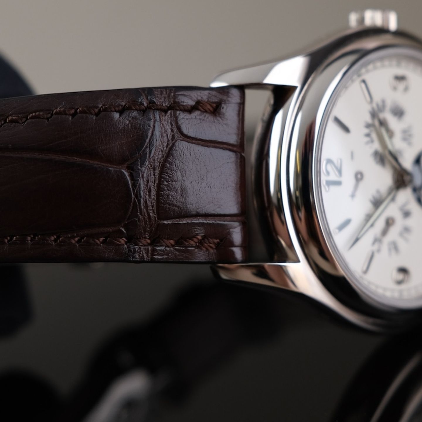 Patek Philippe Annual Calendar 5146G-001 (2010) - Beige dial 39 mm White Gold case (4/8)
