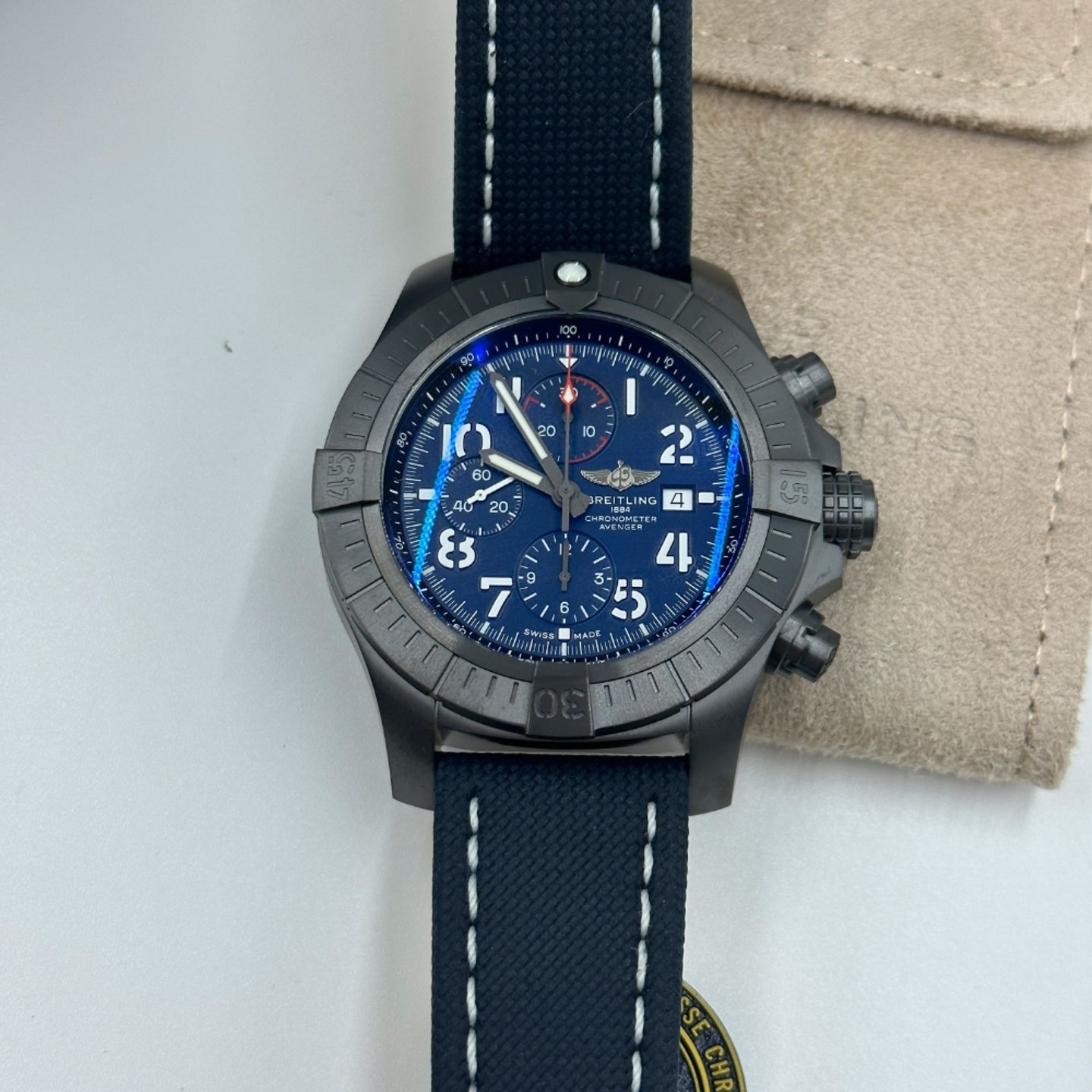 Breitling Avenger V13375101C1X1 (2024) - Blauw wijzerplaat 48mm Titanium (4/8)