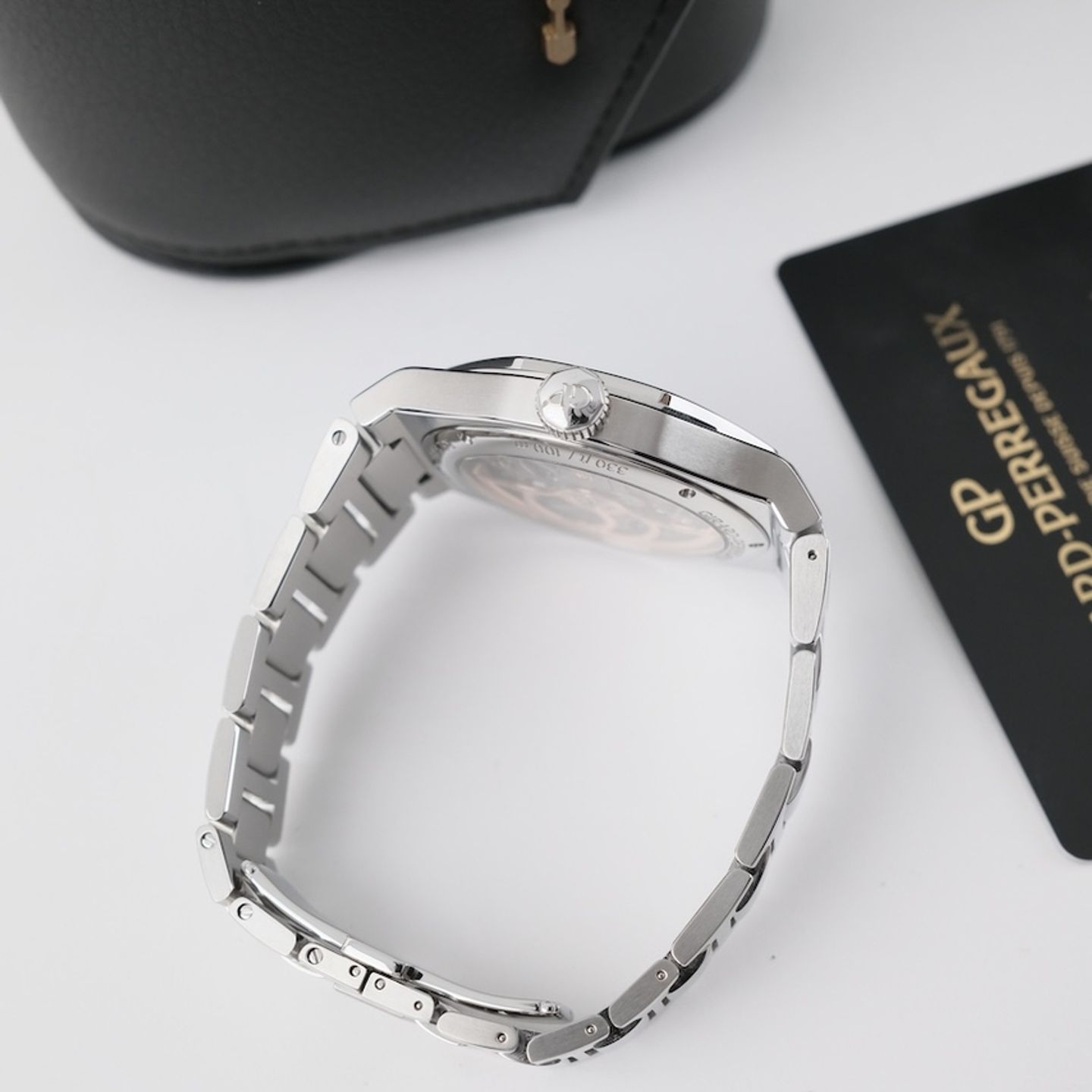Girard-Perregaux Laureato 81015-11-001-11A (2022) - 43 mm Steel case (7/8)