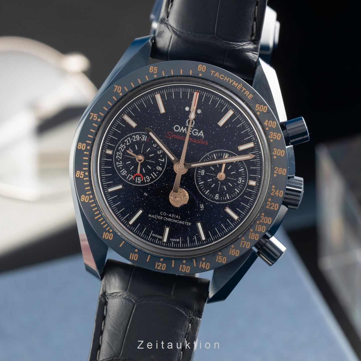 Omega Speedmaster Moonphase 304.93.44.52.03.002 - (1/8)