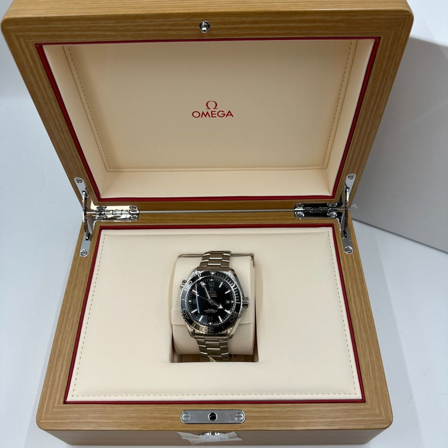 Omega Seamaster Planet Ocean 215.30.44.21.01.001 - (4/8)