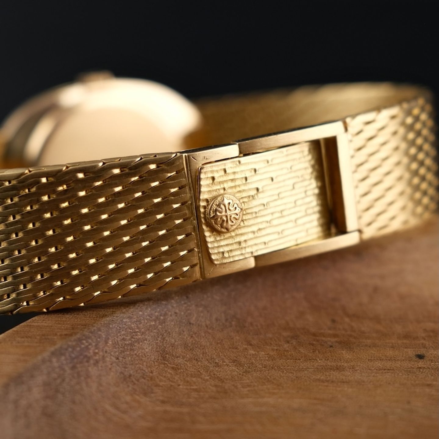 Patek Philippe Golden Ellipse 3748/1 (Unknown (random serial)) - Blue dial 27 mm Yellow Gold case (8/8)