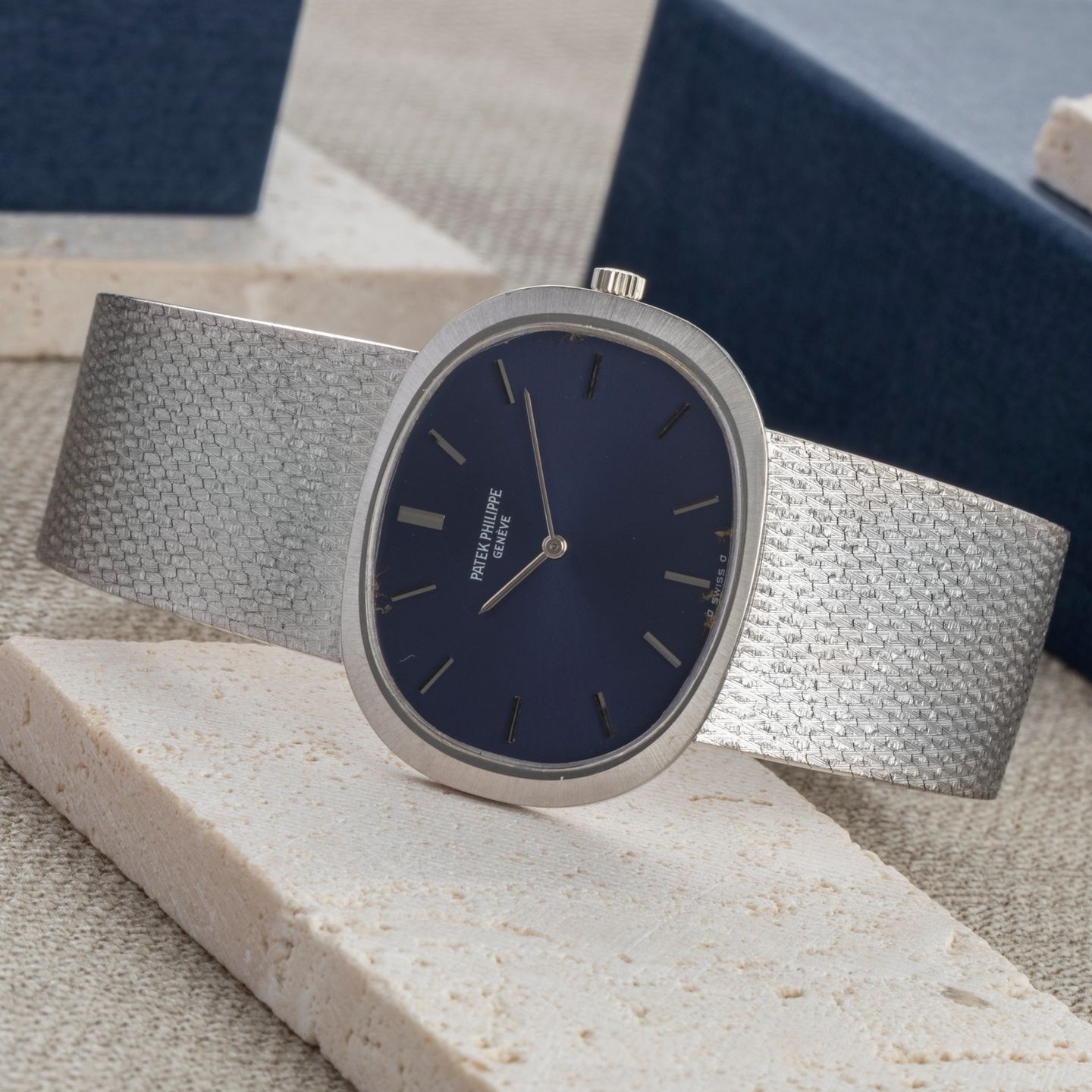 Patek Philippe Golden Ellipse 3583 (1970) - (2/8)