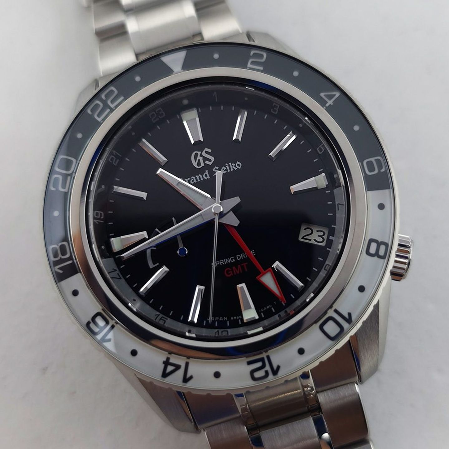 Grand Seiko Sport Collection SBGE277G (2025) - Black dial 45 mm Steel case (2/8)