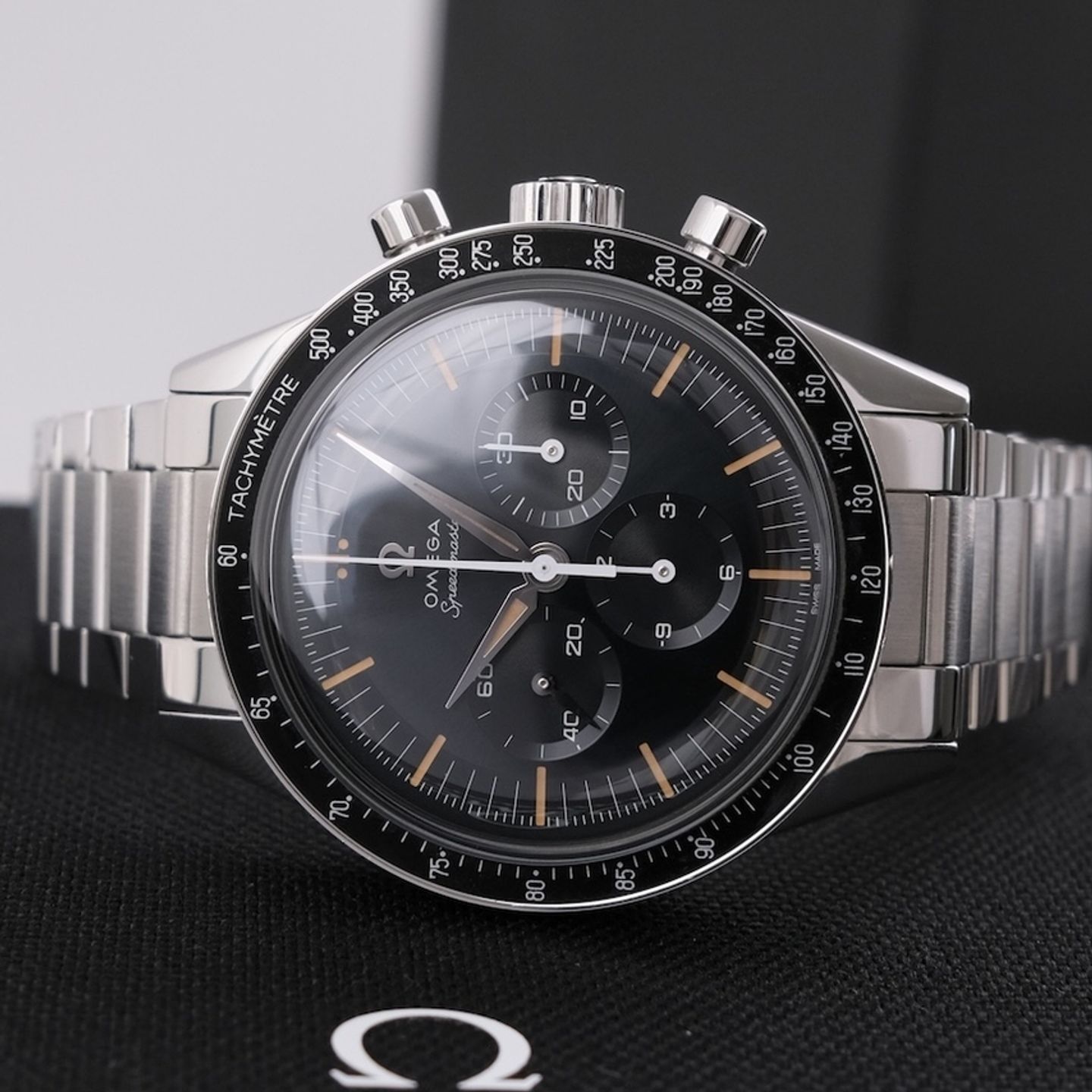 Omega Speedmaster 310.30.40.50.06.001 - (1/8)